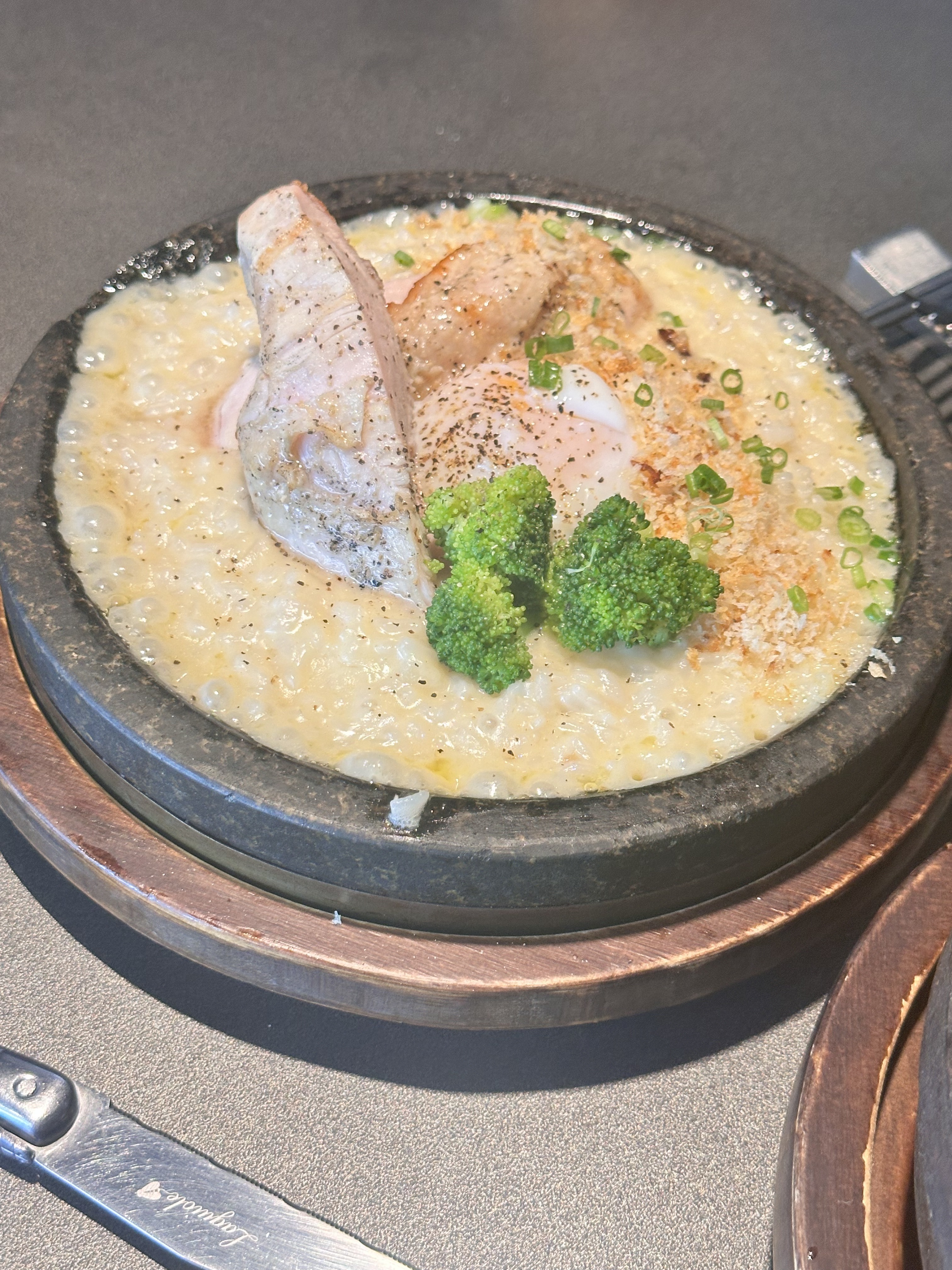 인테리어도 깔끔하고 친절하세요! - 성수 맛집 이태리국시 성수