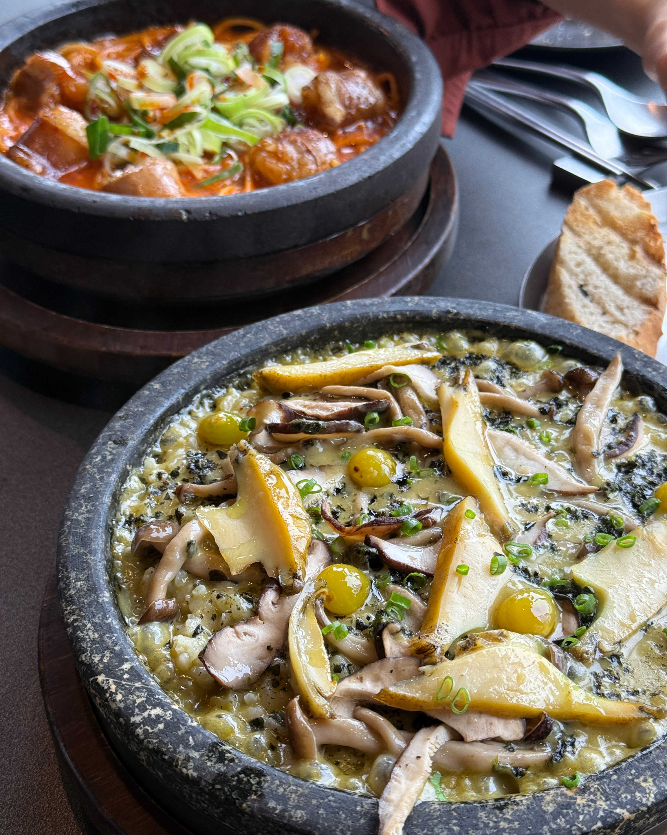 음식 다 맛있고, 직원분들도 친절하세요. 추천합니다! - 성수 맛집 이태리국시 성수