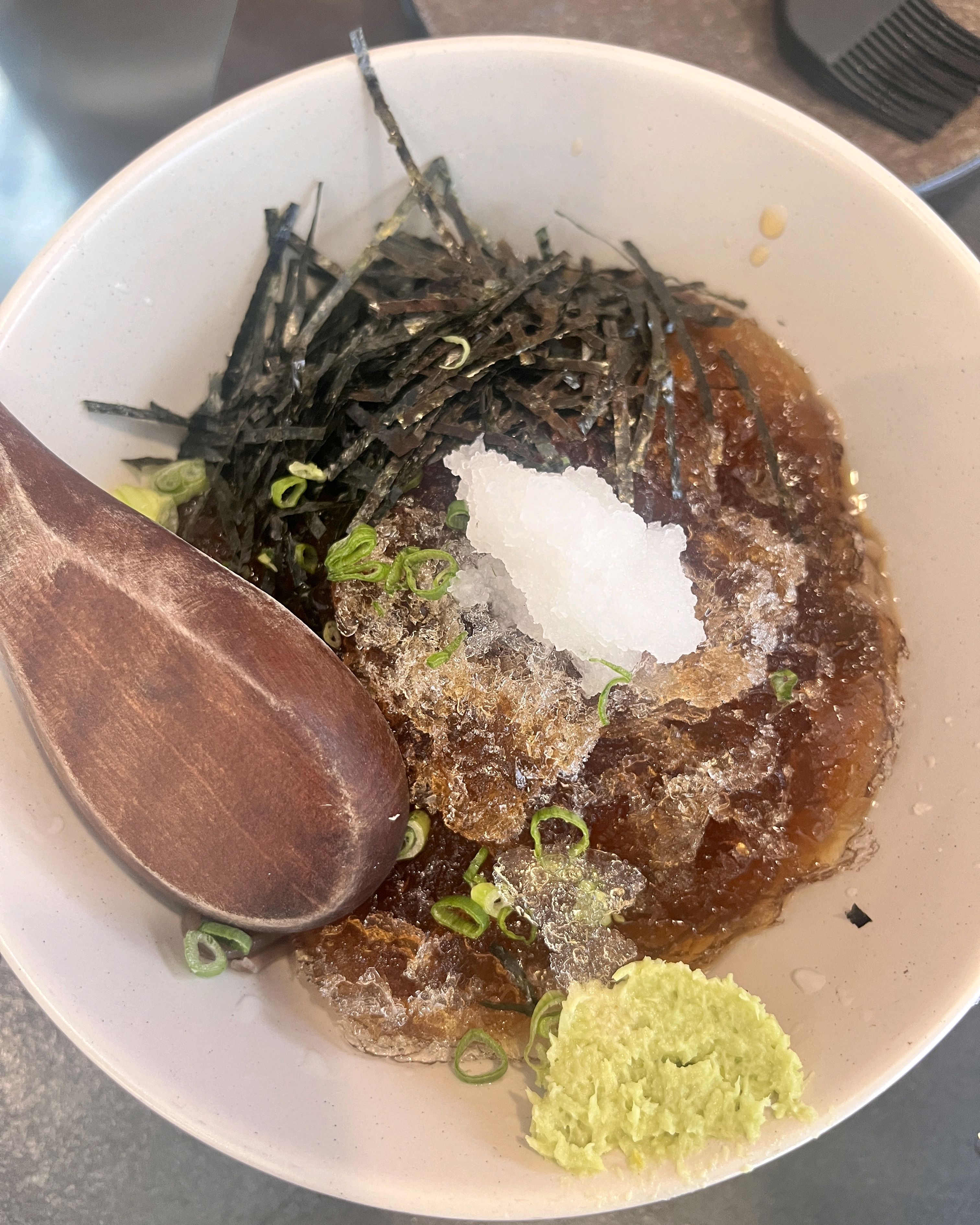 점심으로 런치세트시켜서 초밥이랑 모밀 먹었는데 너무 맛있었어요~~ - 성수 맛집 스시도쿠 더성수