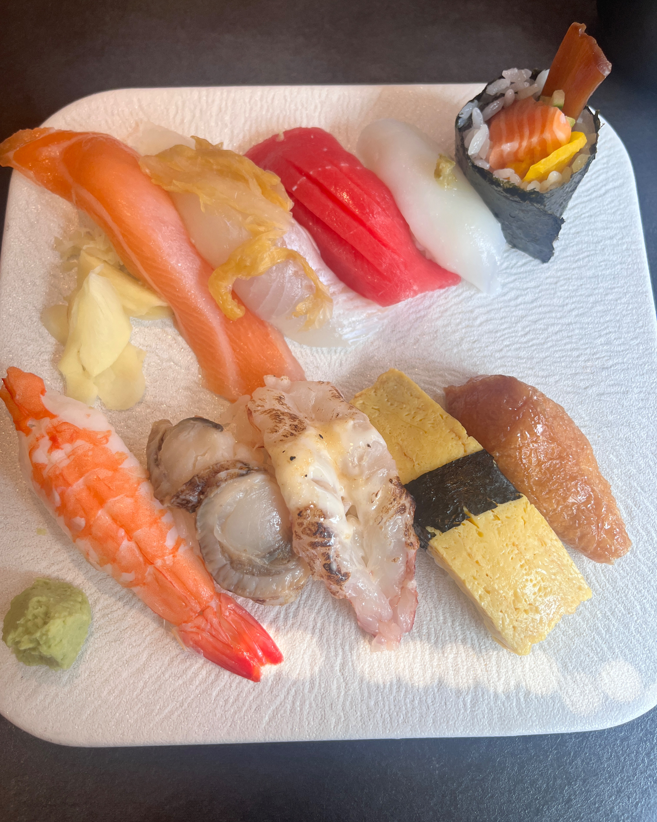 점심먹으러 부모님이랑 처음 방문했는데 초밥이 너무 신선하고 맛있었어요~~!! - 성수 맛집 스시도쿠 더성수