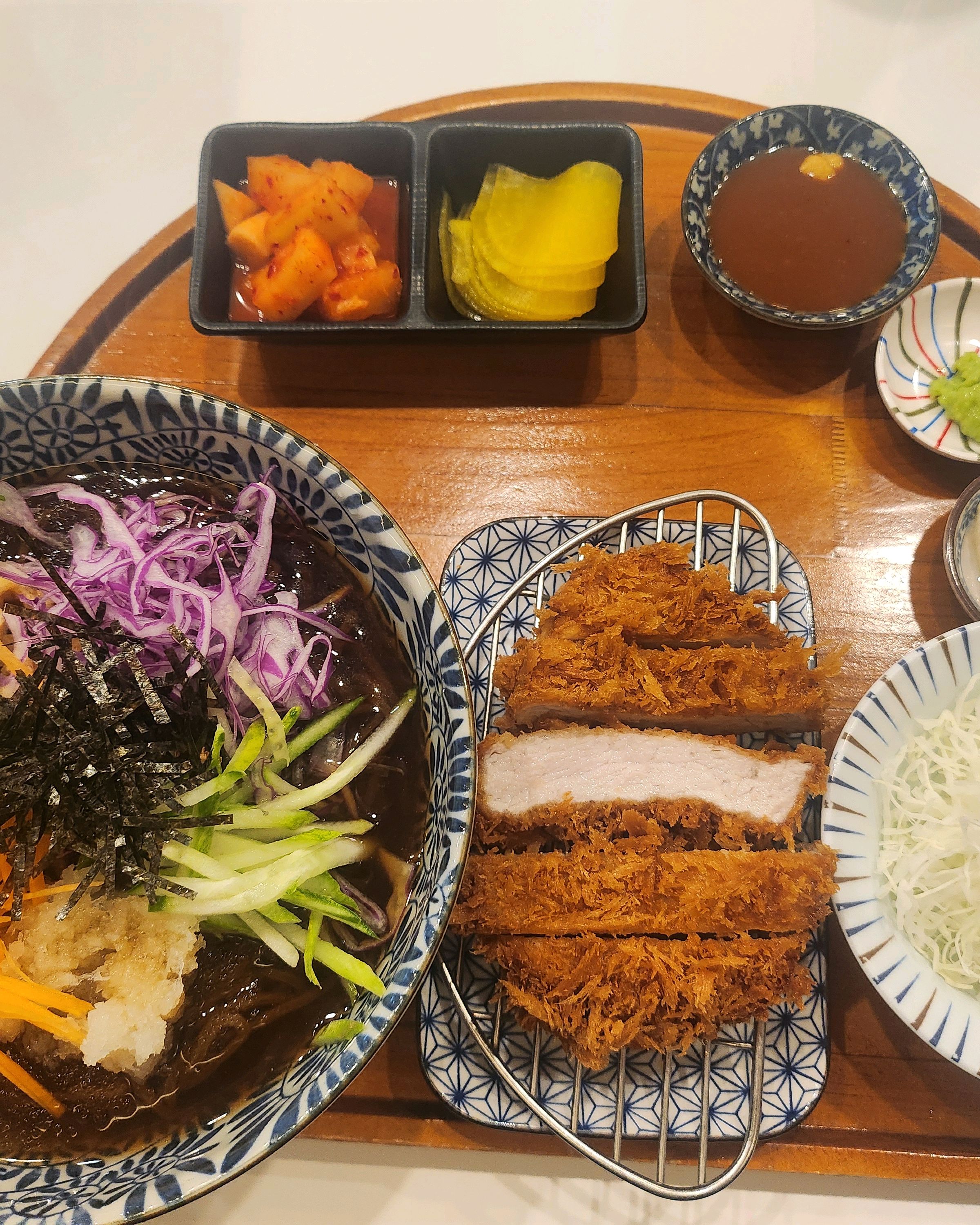 혼자 트래킹후 배도 고프고 목도 마르고 힘들어서 들린 동네 밥집~~ - 카레 백소정 부천중동점