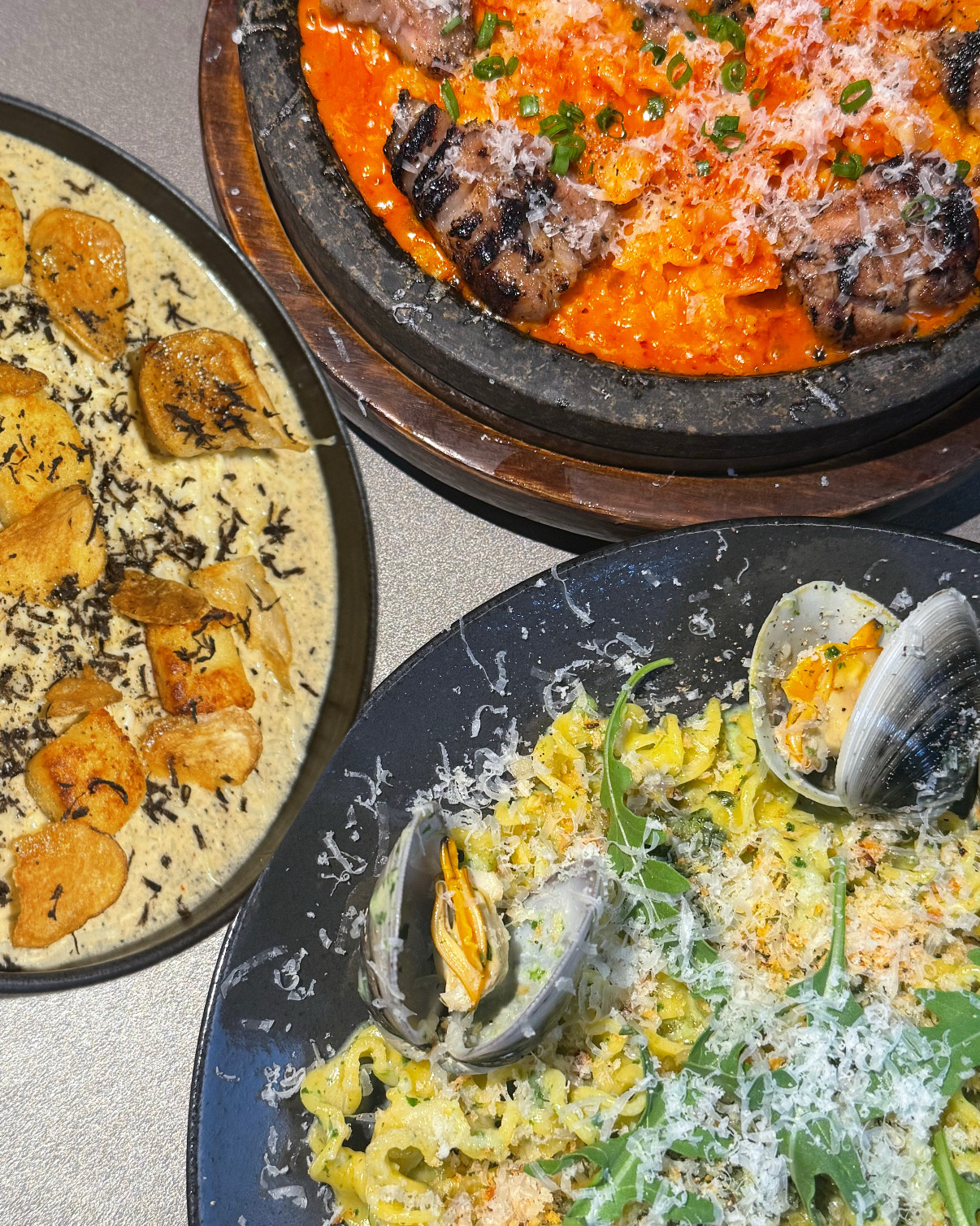 메뉴랑 술이 다양하고 맛도 좋고 분위기도 좋아요! - 성수 맛집 이태리국시 성수