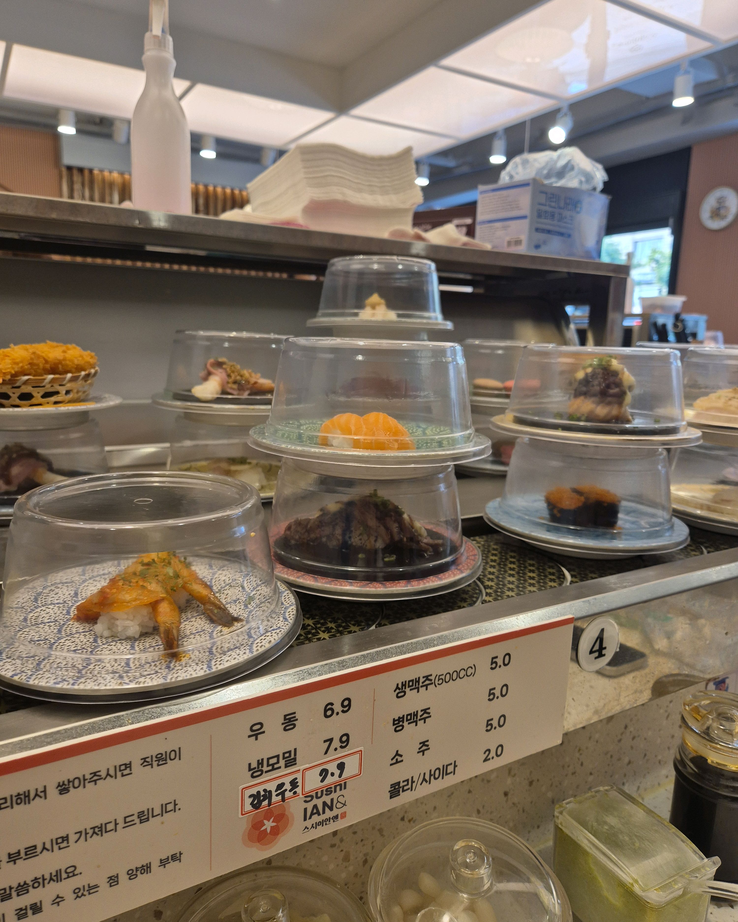 진짜 맛있어요!! 재방문 의사있슺니다. 혼밥하는 사람들도 꽤 있고 혼밥하기 좋아요 그리고 