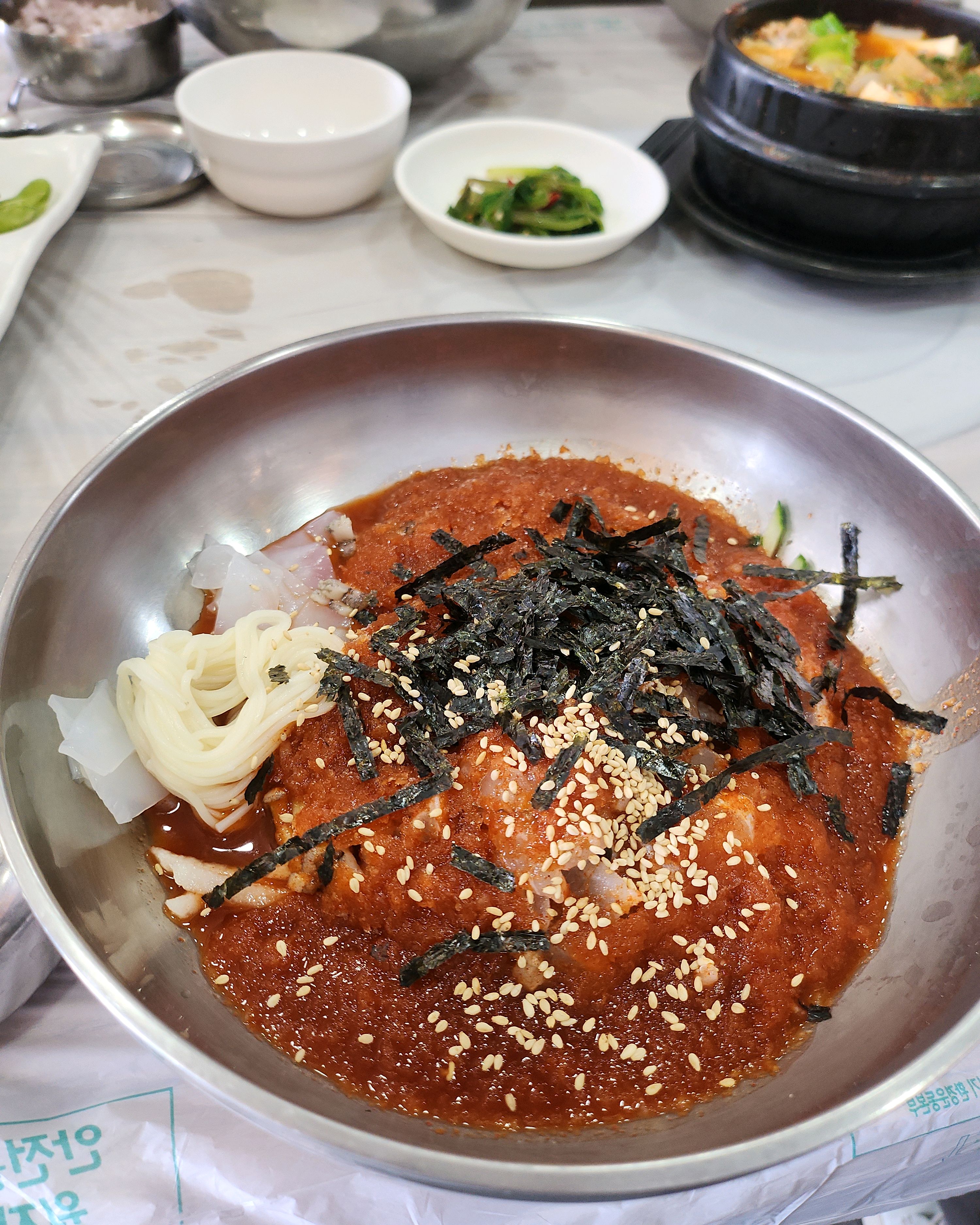 진짜 맛있습니다. 점심 든든하게 먹고 갑니다. - 부산기장 대가횟집
