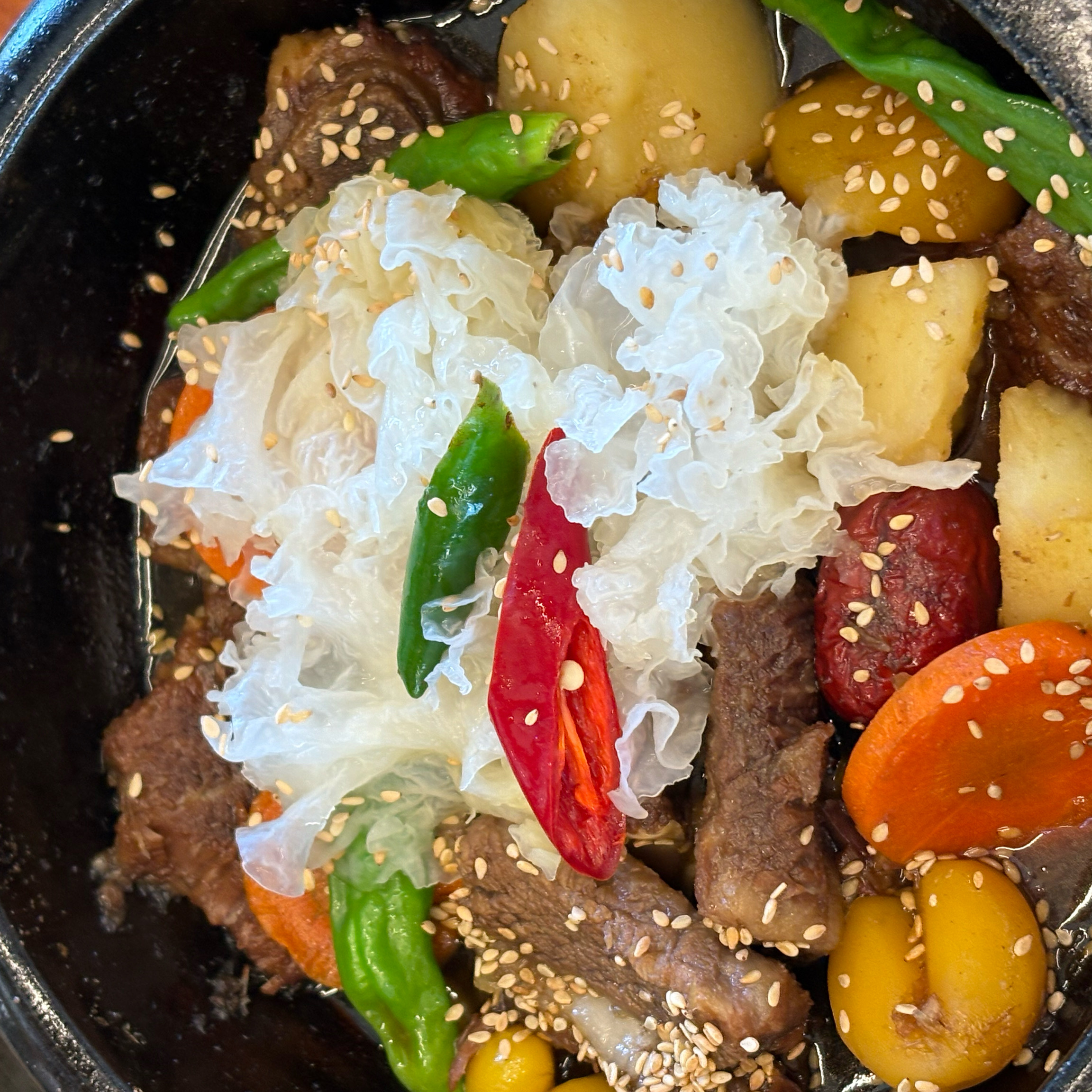우연히 들어온곳 , 외부부터 호감스럽더니 반찬도 정갈하니 잘나오고 너무 맛있어용 😊 가족들