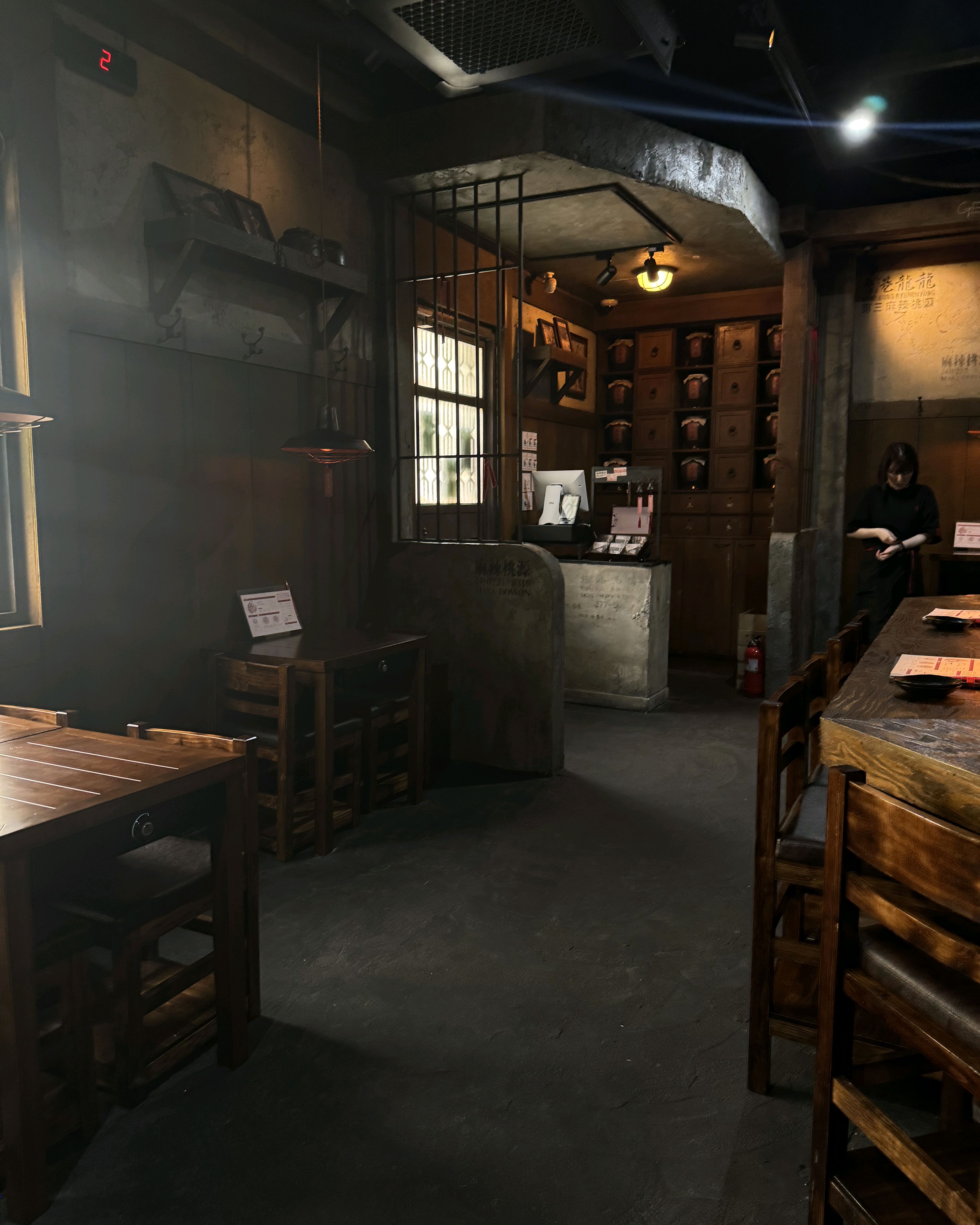 약간 오마카세 느낌이 나는 다찌구조에 맛도 - 성수 맛집 용용선생 마라도원