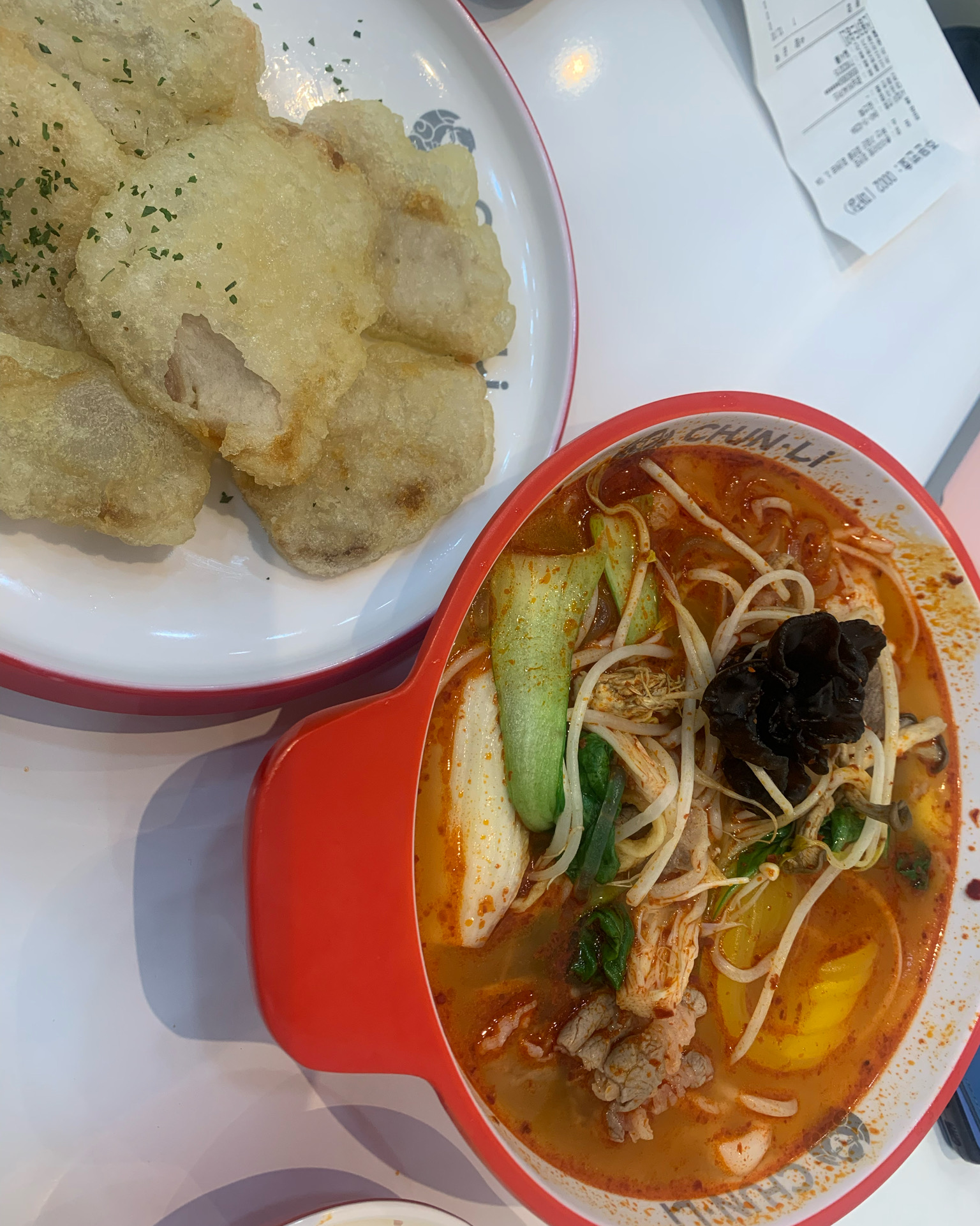 마라탕 1등 맛집 입니다!! 국물도 깔끔하고 맛있고 꿔바로우도 정말 바삭해요~ 정말 사장
