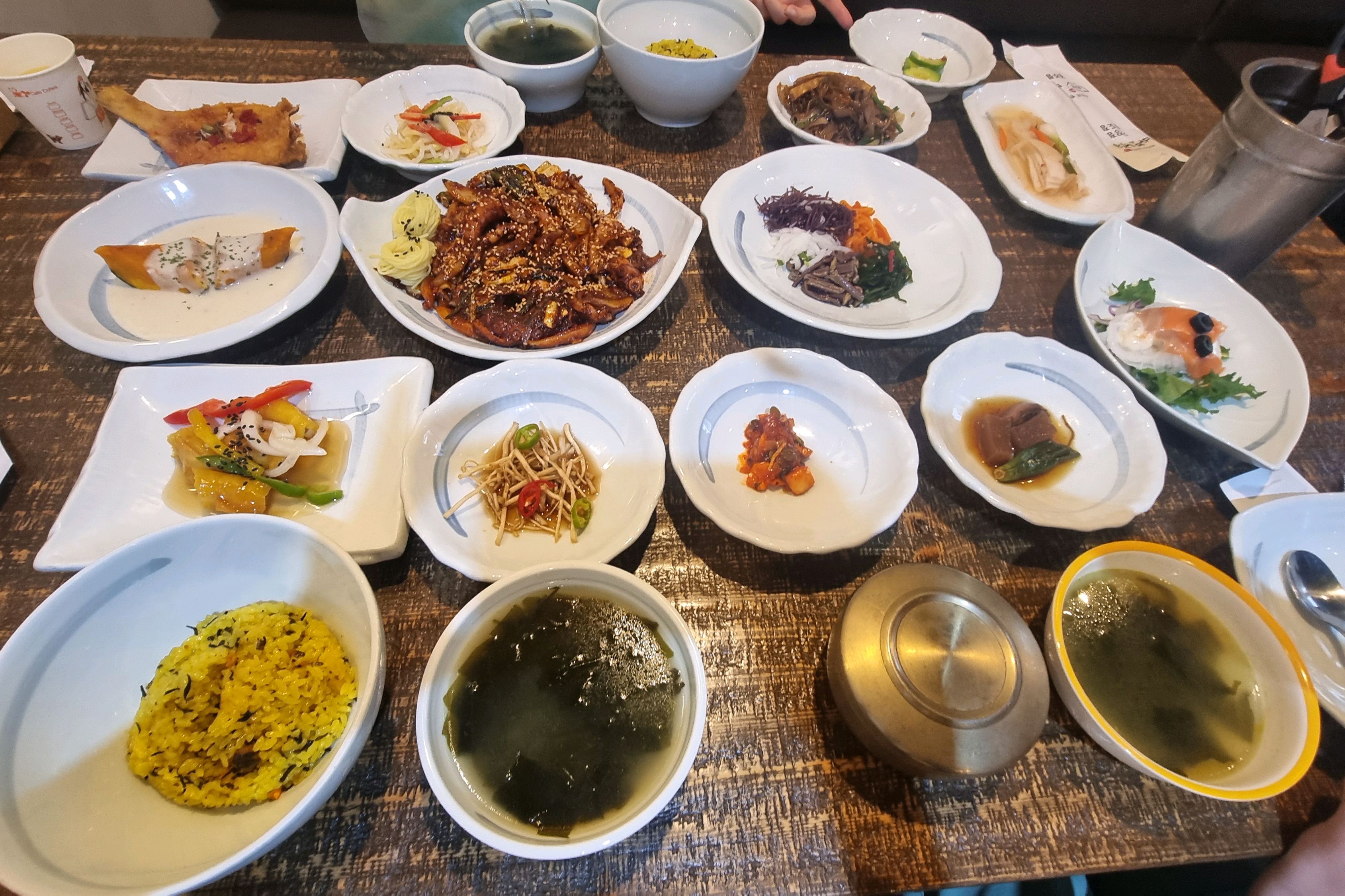 낙지볶음 먹고 싶을때마다 오는 식당인데 올때마다 후회없이 맛있게 먹고 갑니다. 직원분들 친