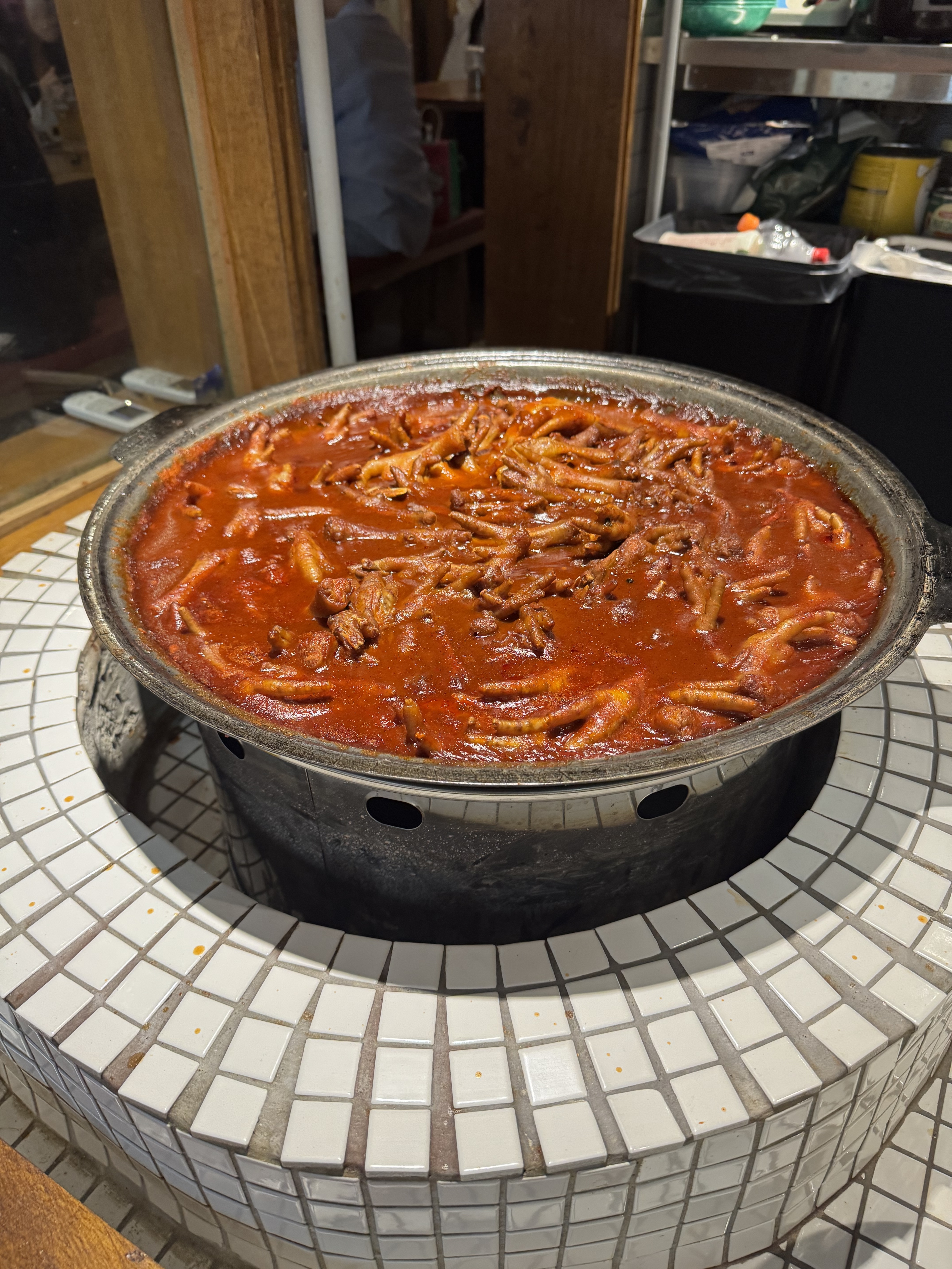 여기 진짜 미쳤어요ㅋㅋ 닭발 좋아하면 무조건 교도리 - 홍대 맛집 홍대 교도리
