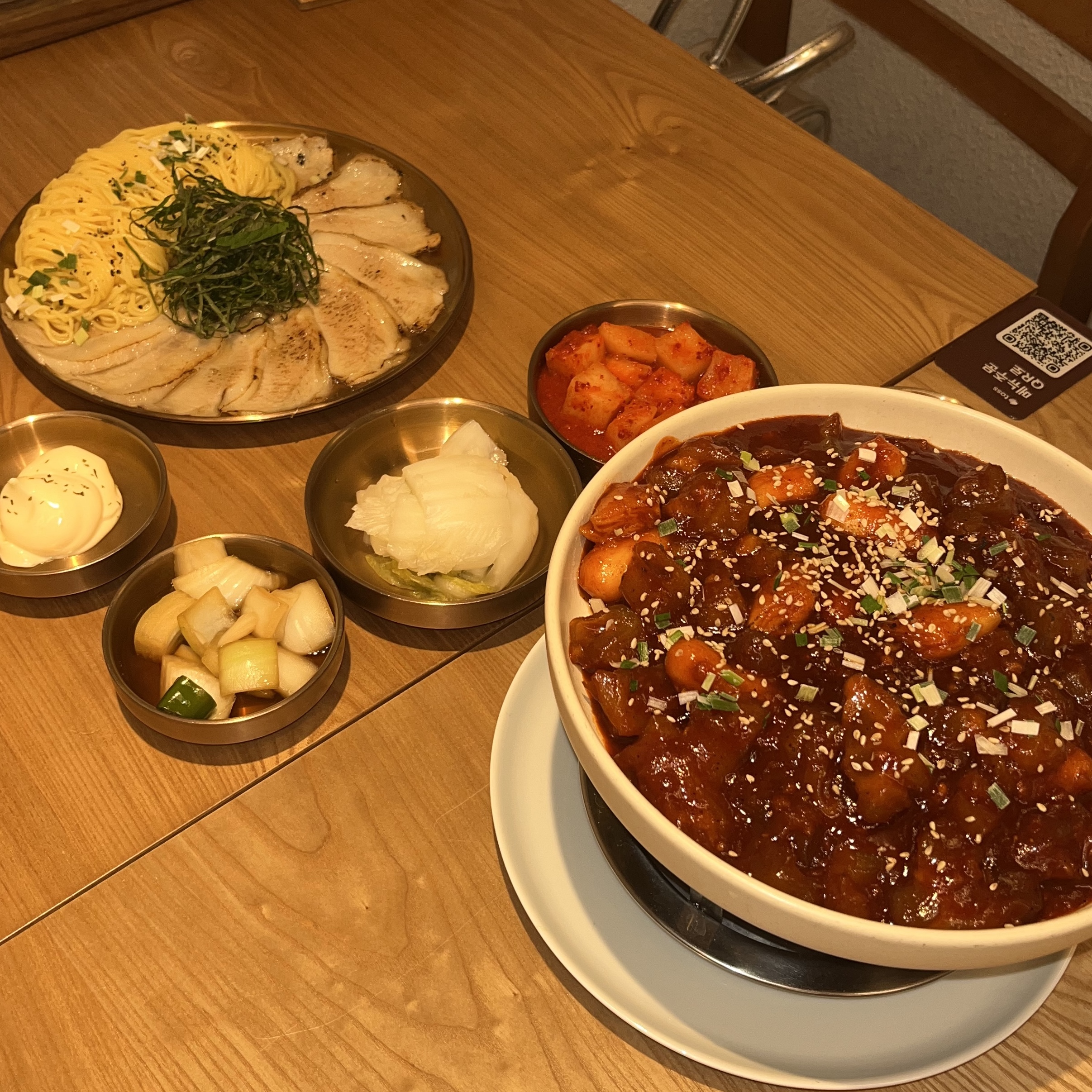 불스지는 처음 먹어보는데 한국인은 싫어할 수가 없는 맛이에요🤩🤩 기본맛으로 했는데 적당히 