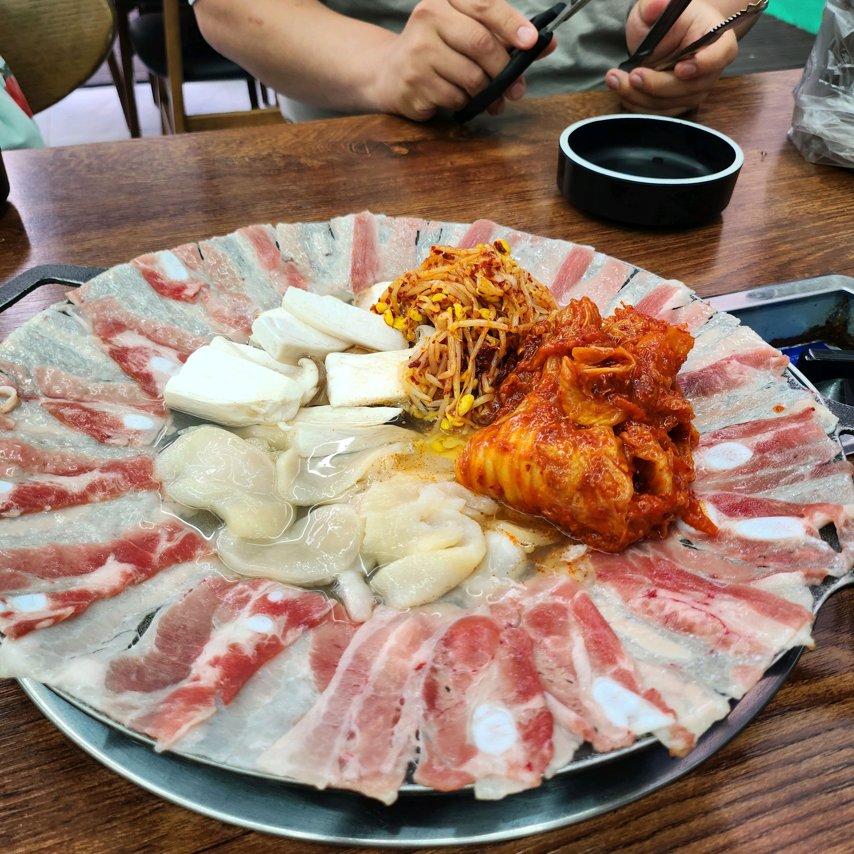 여햄중에 우연히 들린 식당~ - 부산기장 삼색식당 기장 본점