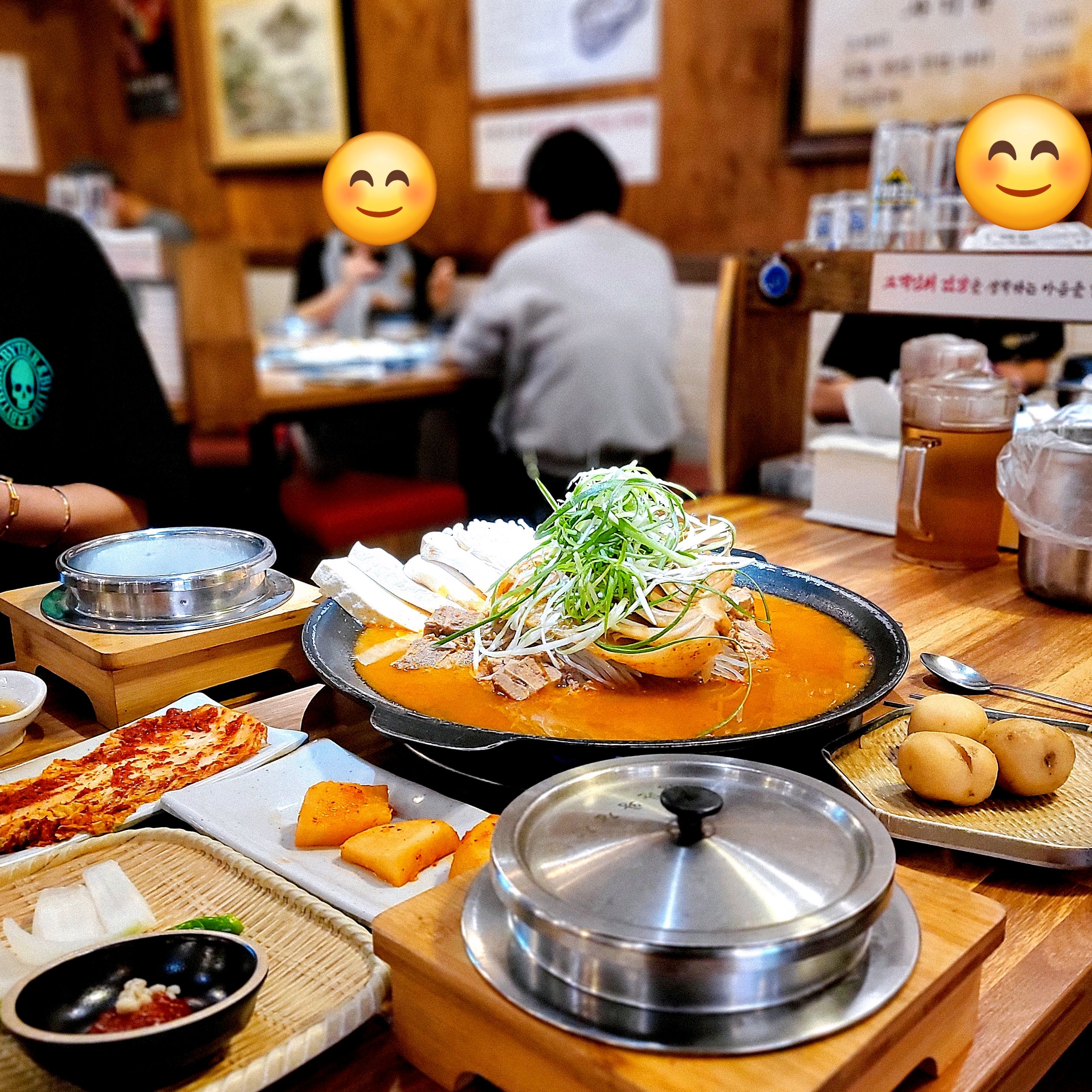 자체 주차장 있음🤗 - 부산기장 정관왕감자탕 정관본점