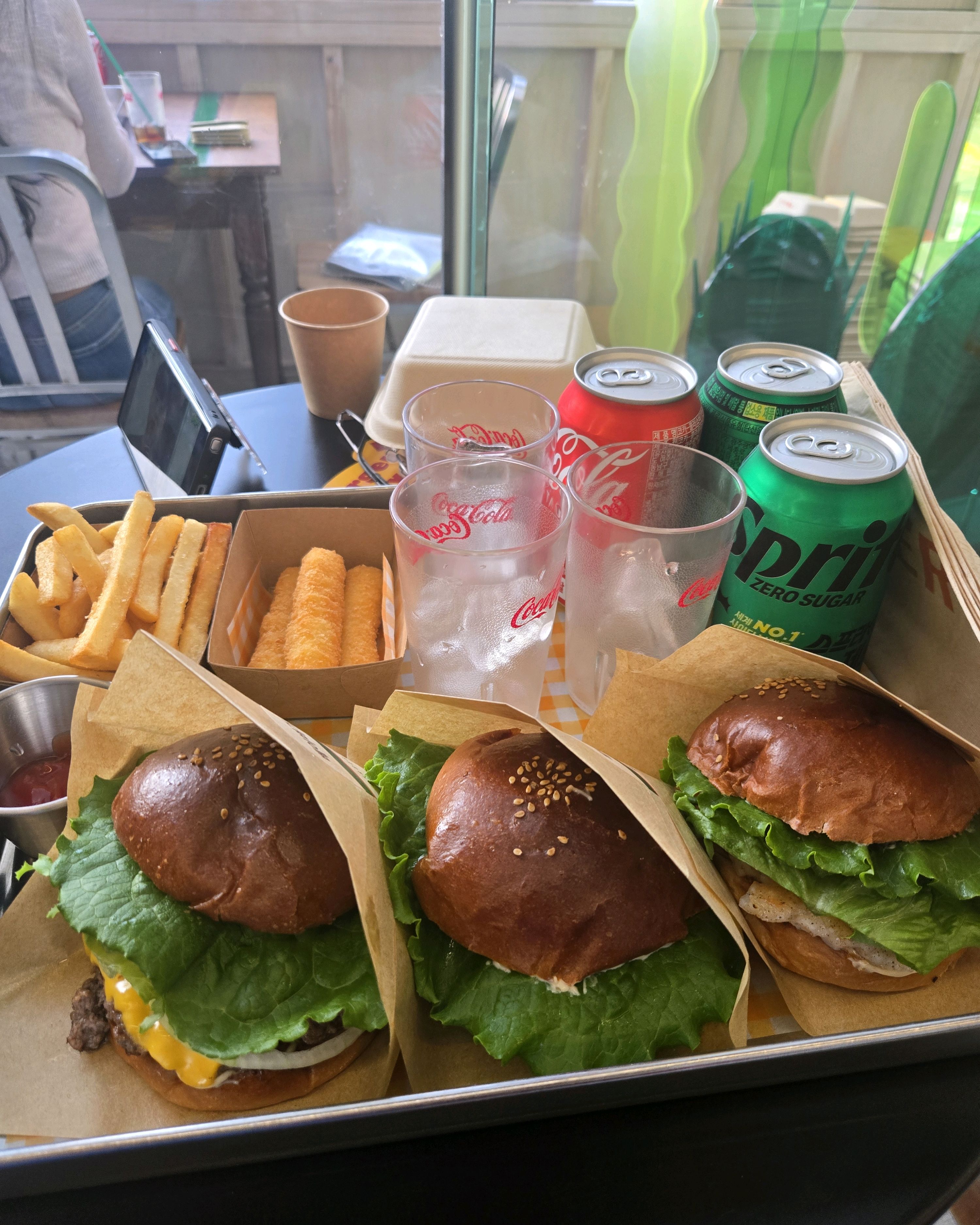 기장에 맛있는 햄버거가 있다길래 방문했어요~리얼새우버거 다진 새우에 건강한 햄버거맛이에요 - 부산기장 버거베이