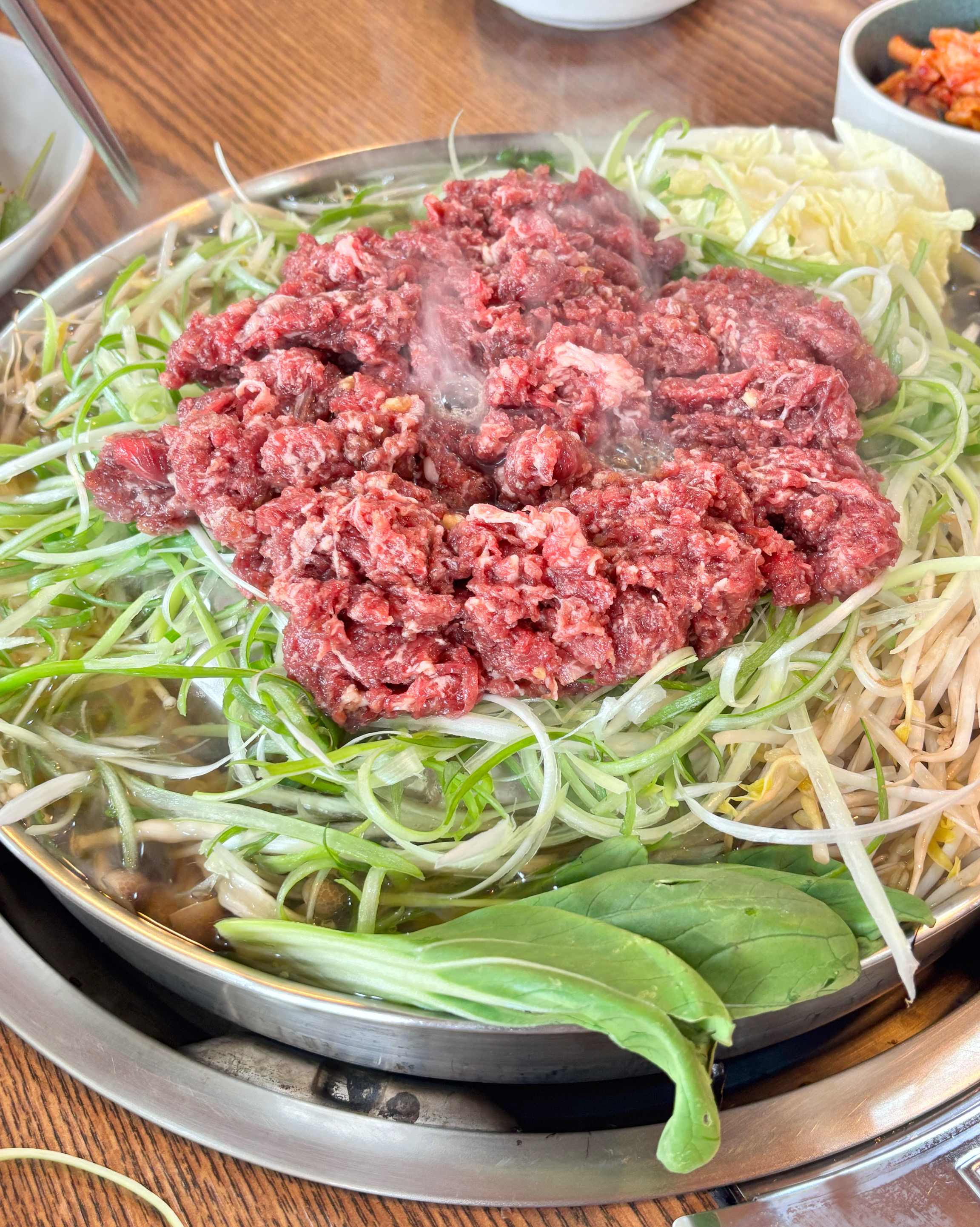 처음왔는데 맛있어서 너무 만족합니다!!!! 반찬도 맛있고 고기도 맛있었어요ㅎㅎ 배부르게 먹