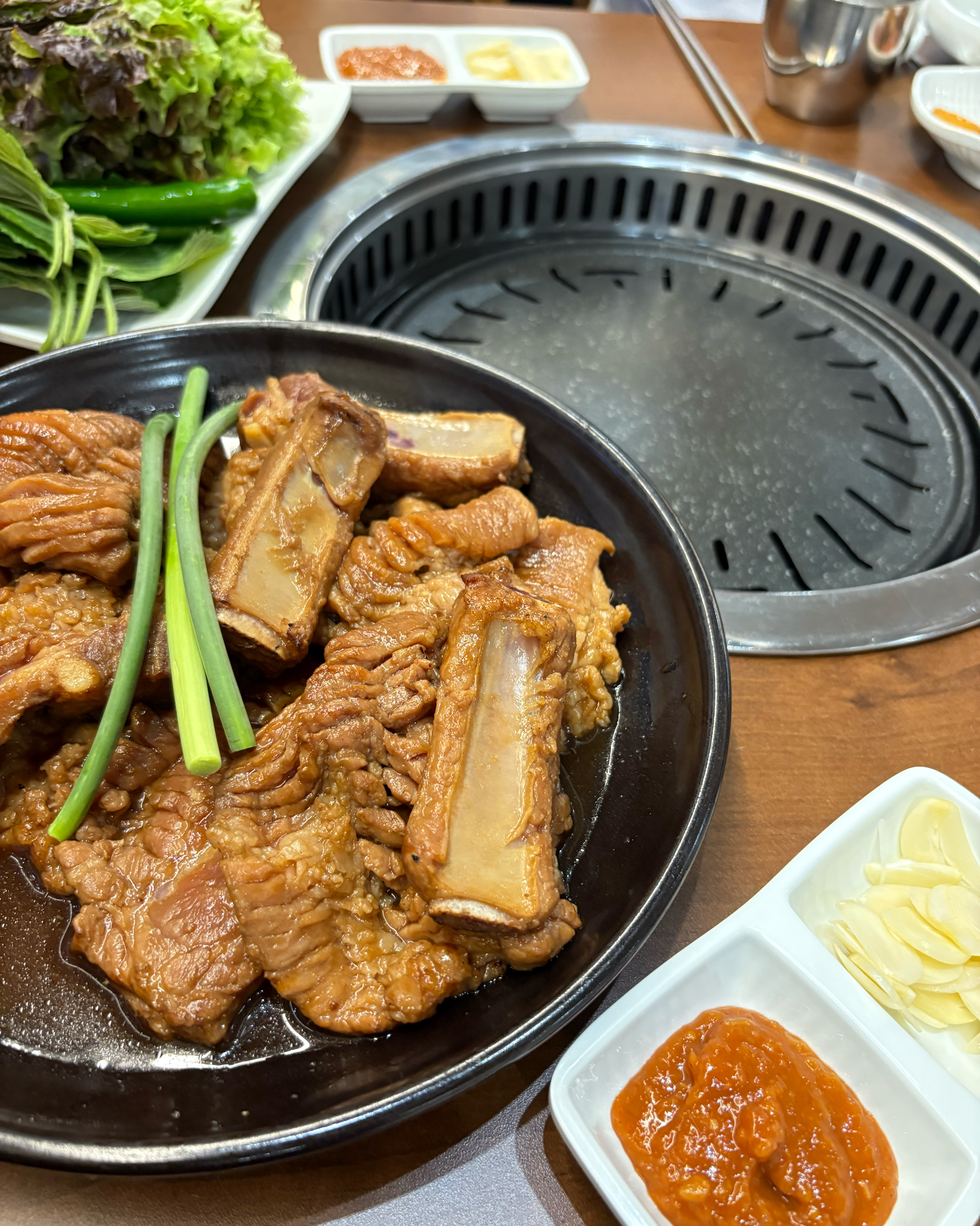 강변을 보면서 먹을수있는 돼지갈비집이에요 - 부산명지 명지도 금옥갈비
