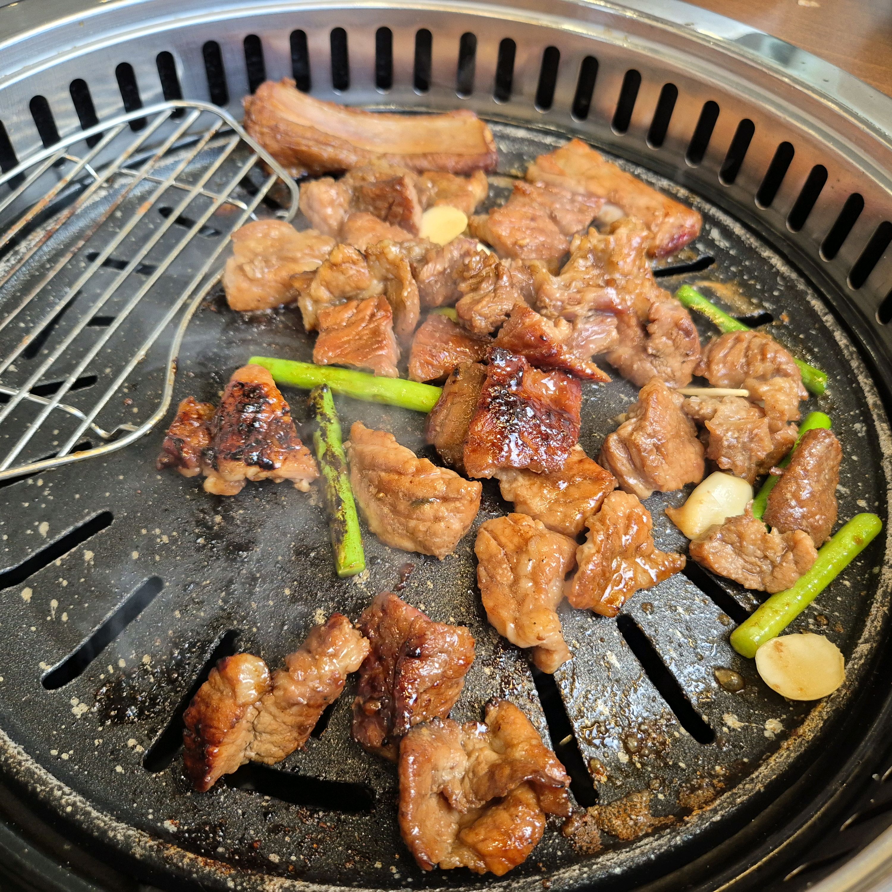 명지에서 돼지양념갈비 맛집을 찾아다냤는데 파절임부터 고기에..분위기까지...갓벽이네요!!