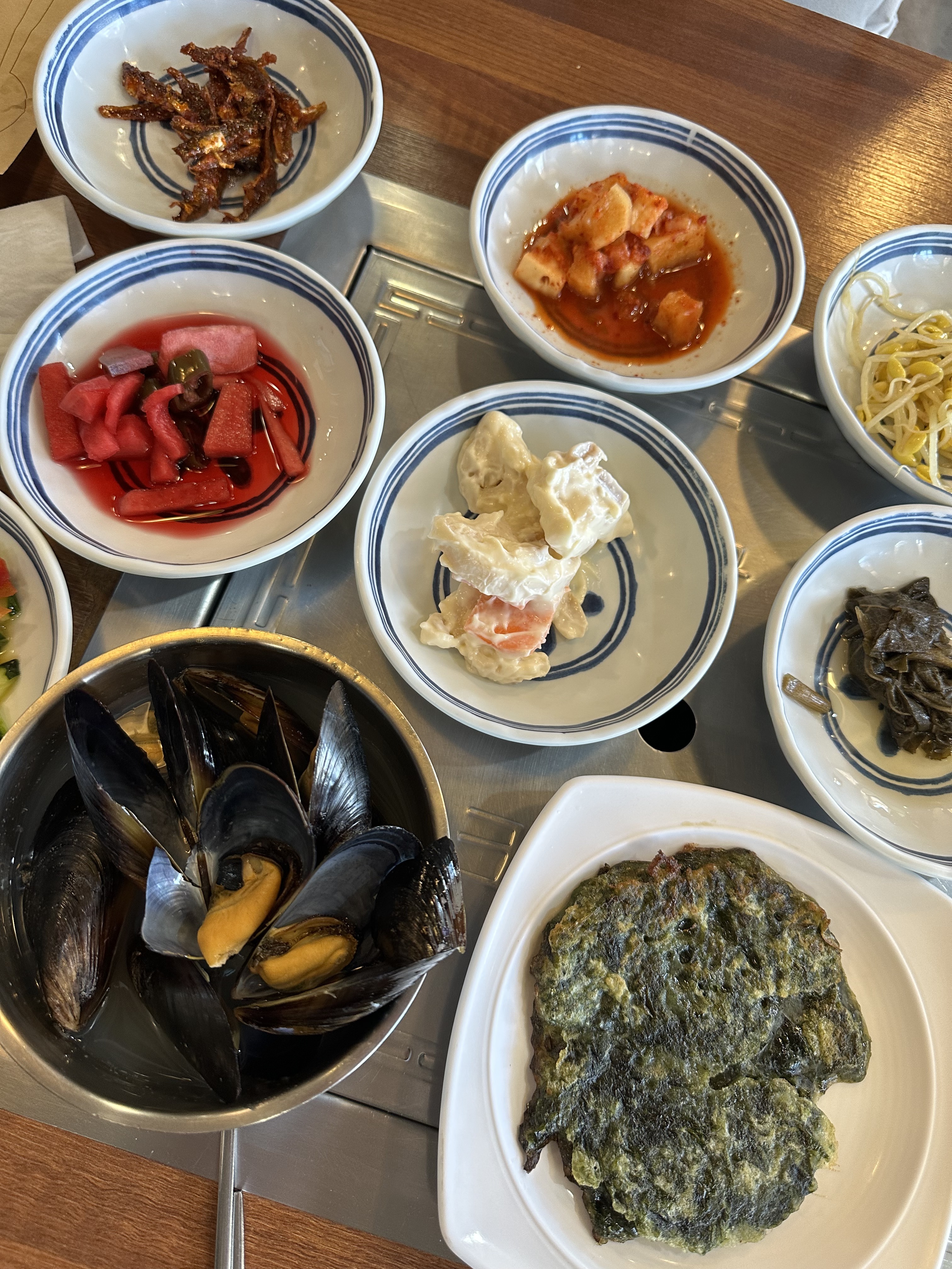 매운탕 양도 많고 회덮밥도 다 너무 신선했어요! 밑반찬도 하나같이 맛있어서 잘 먹었어요!