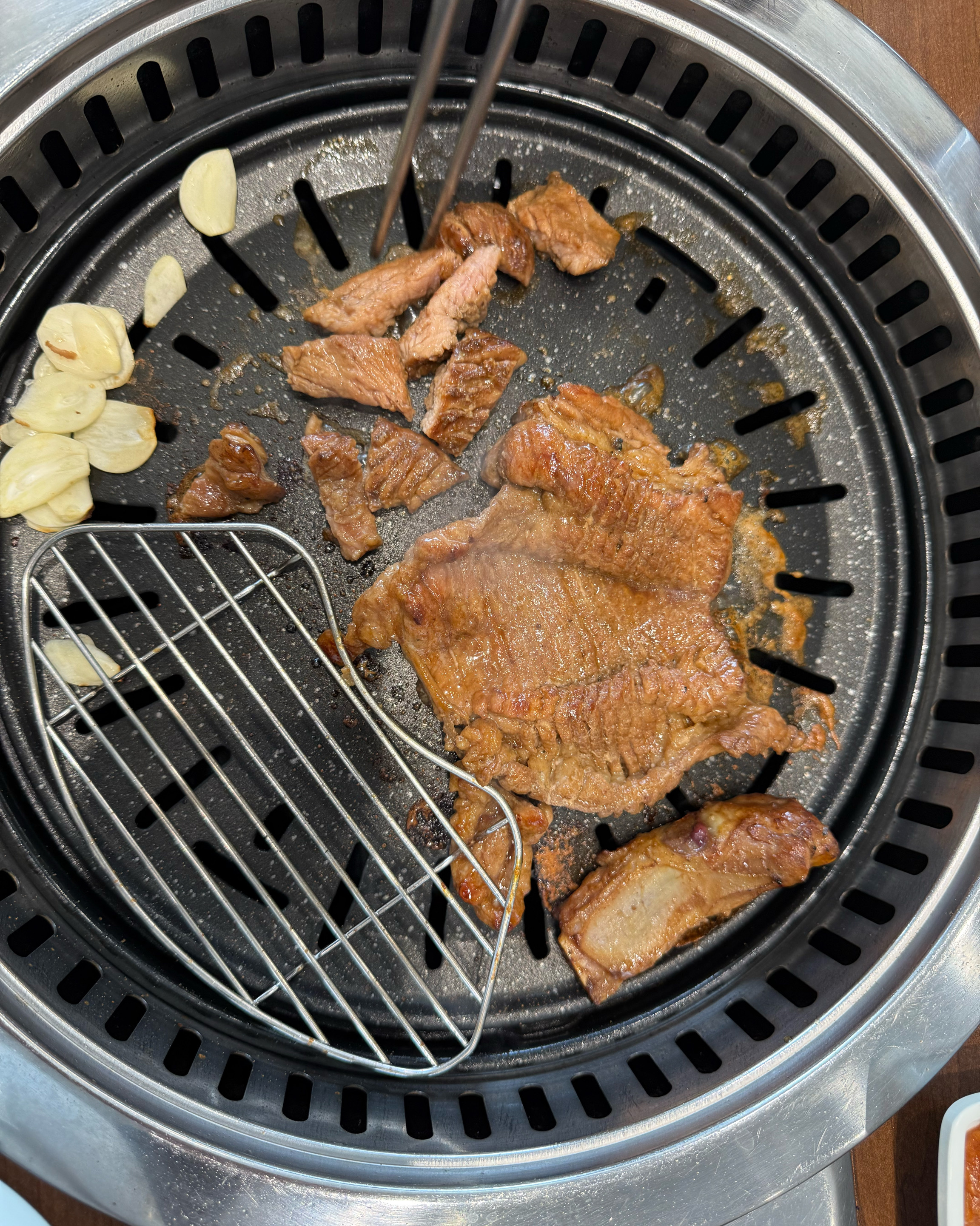 낙동강 하구를 보며 식사를 즐길 수 있습니다. - 부산명지 명지도 금옥갈비