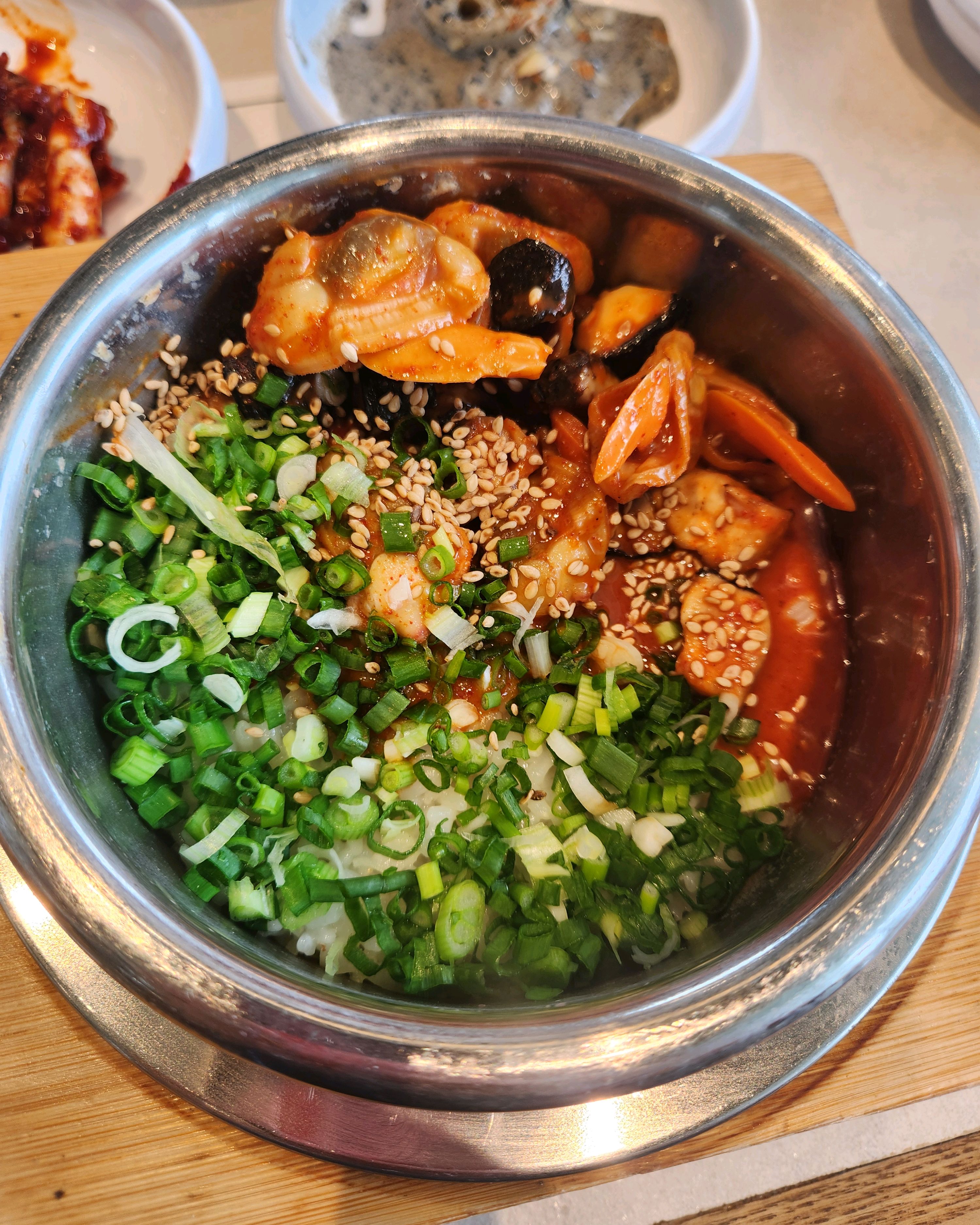 부산에 나들이 왔다가 아이랑 함께 먹을 맛집 찾아왔어요~ 주말 웨이팅이 긴 집인지 모르고