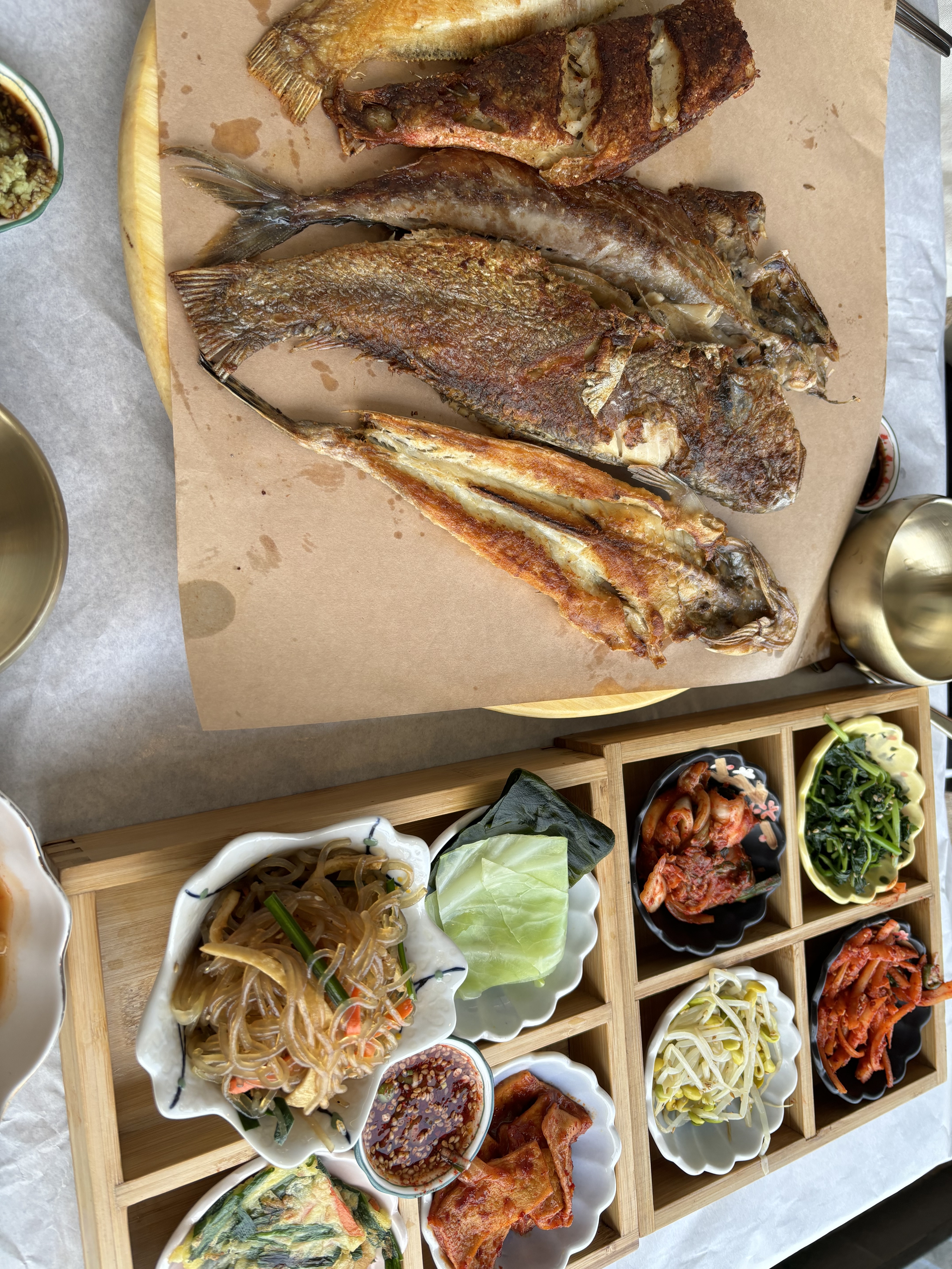 사람들이 많아서 알바생들이 몇 개 빠뜨리고 가져다주시긴했지만, - 부산기장 넘버원연화리생선구이