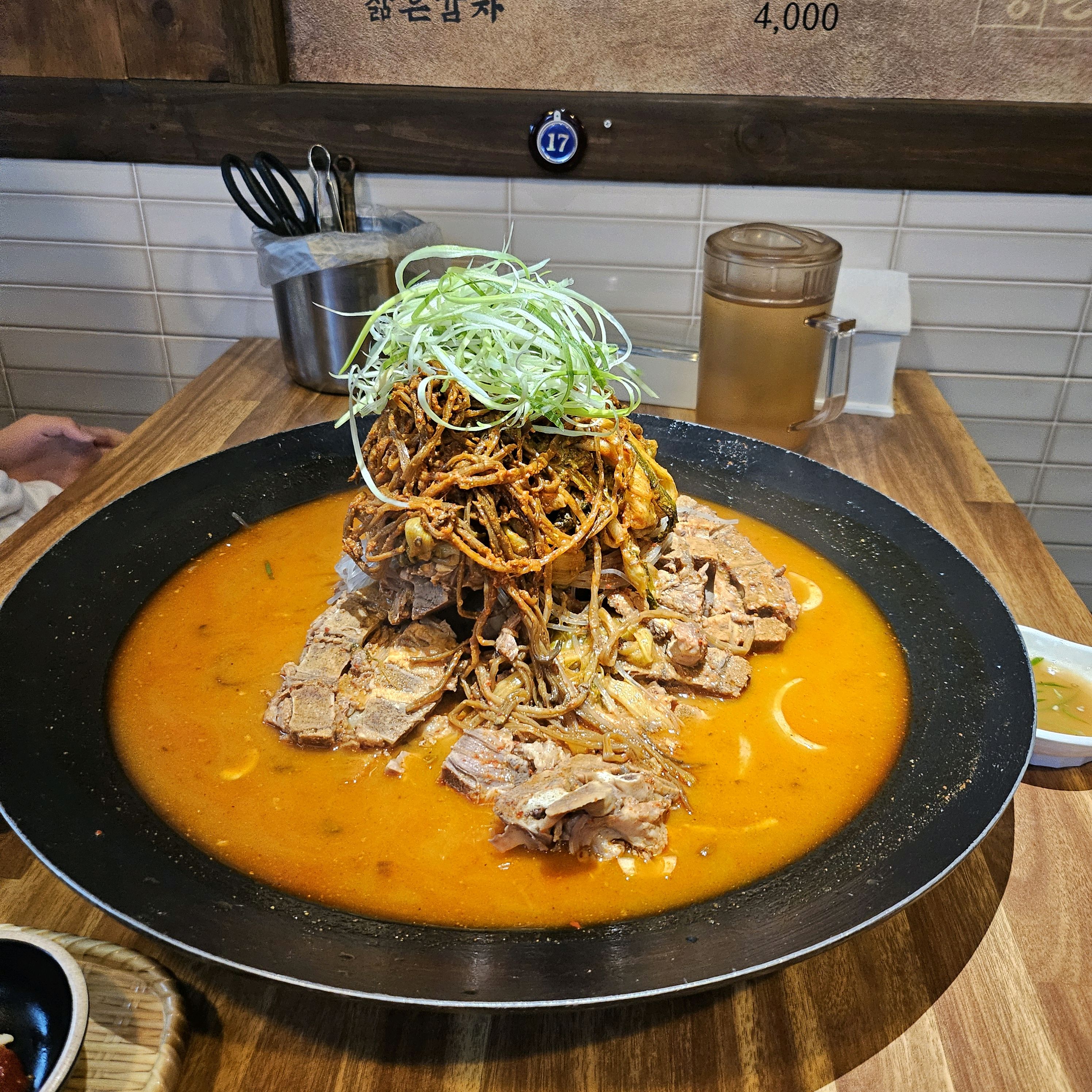 정관완젼핫플이라고해서 예약하고방문해써요 - 부산기장 정관왕감자탕 정관본점