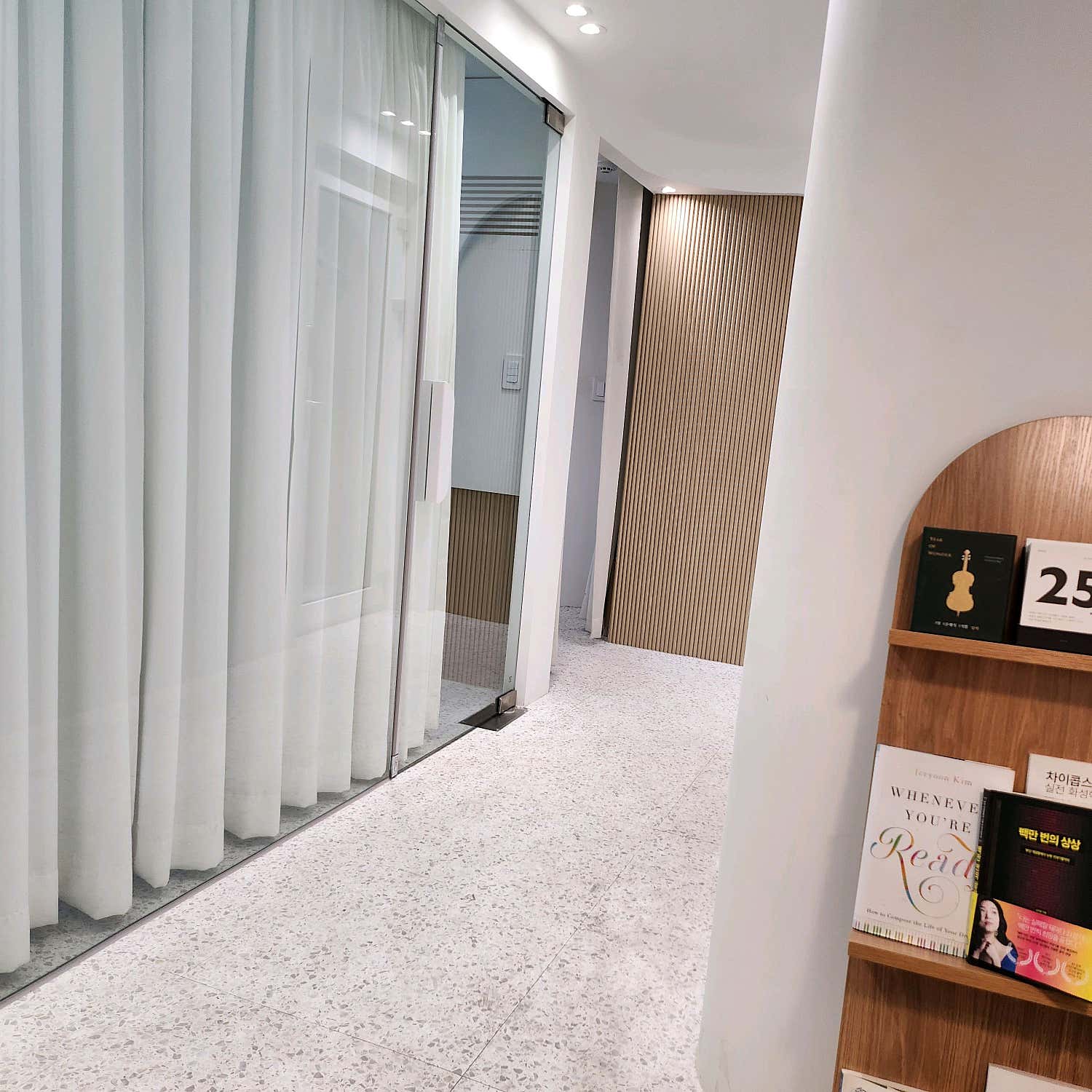 2번째 스튜디오 사진