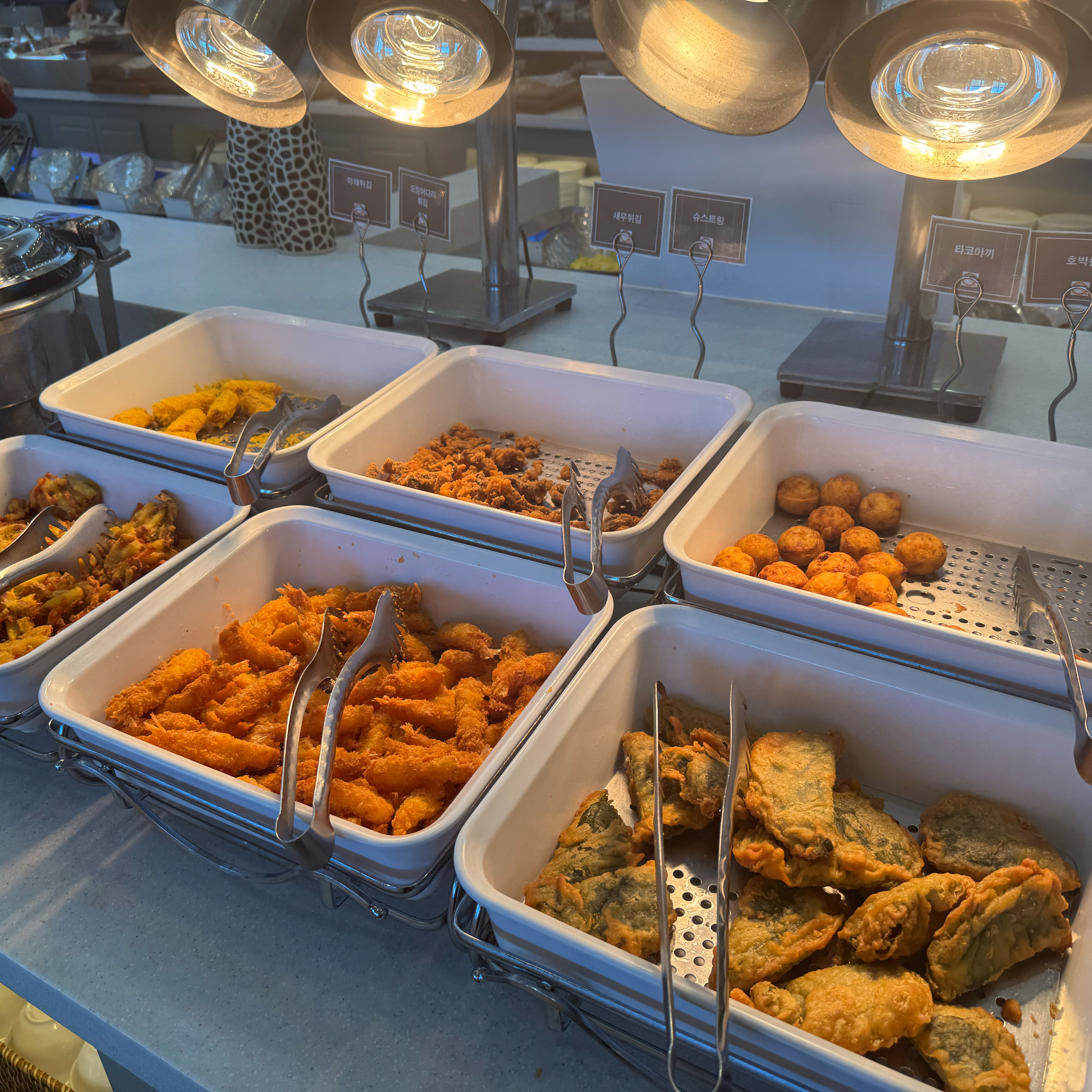 신메뉴들 다 맛있더라구요!! 예전보다 초밥 가짓수도 훨씬 많아지도 퀄리티도 높아져서 넘 좋