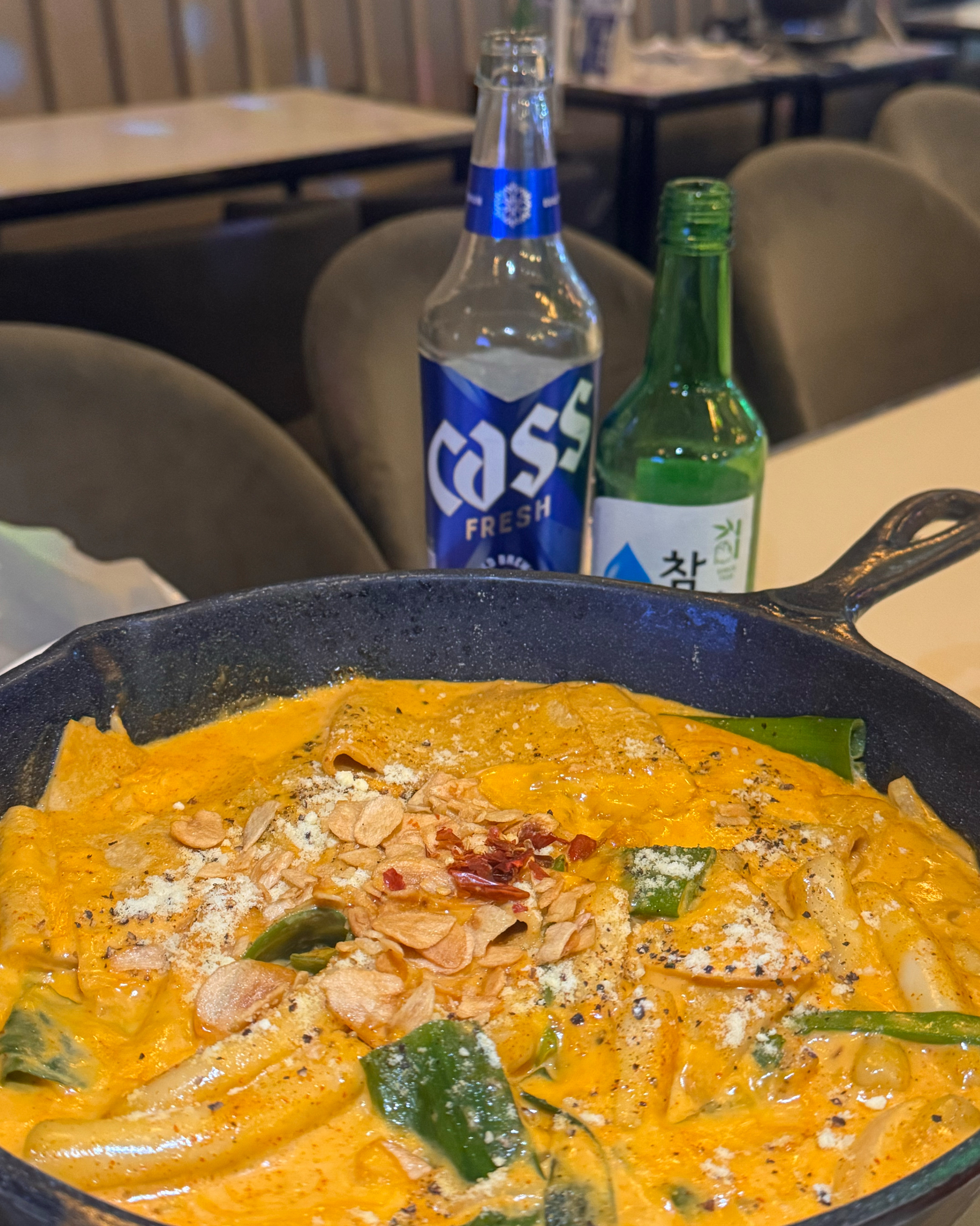 파스타도 같이 시켰는데 사진 찍을 정신도 없이 다 흡입해버렸어요ㅜㅜ 안주 맛집입니다! 다음