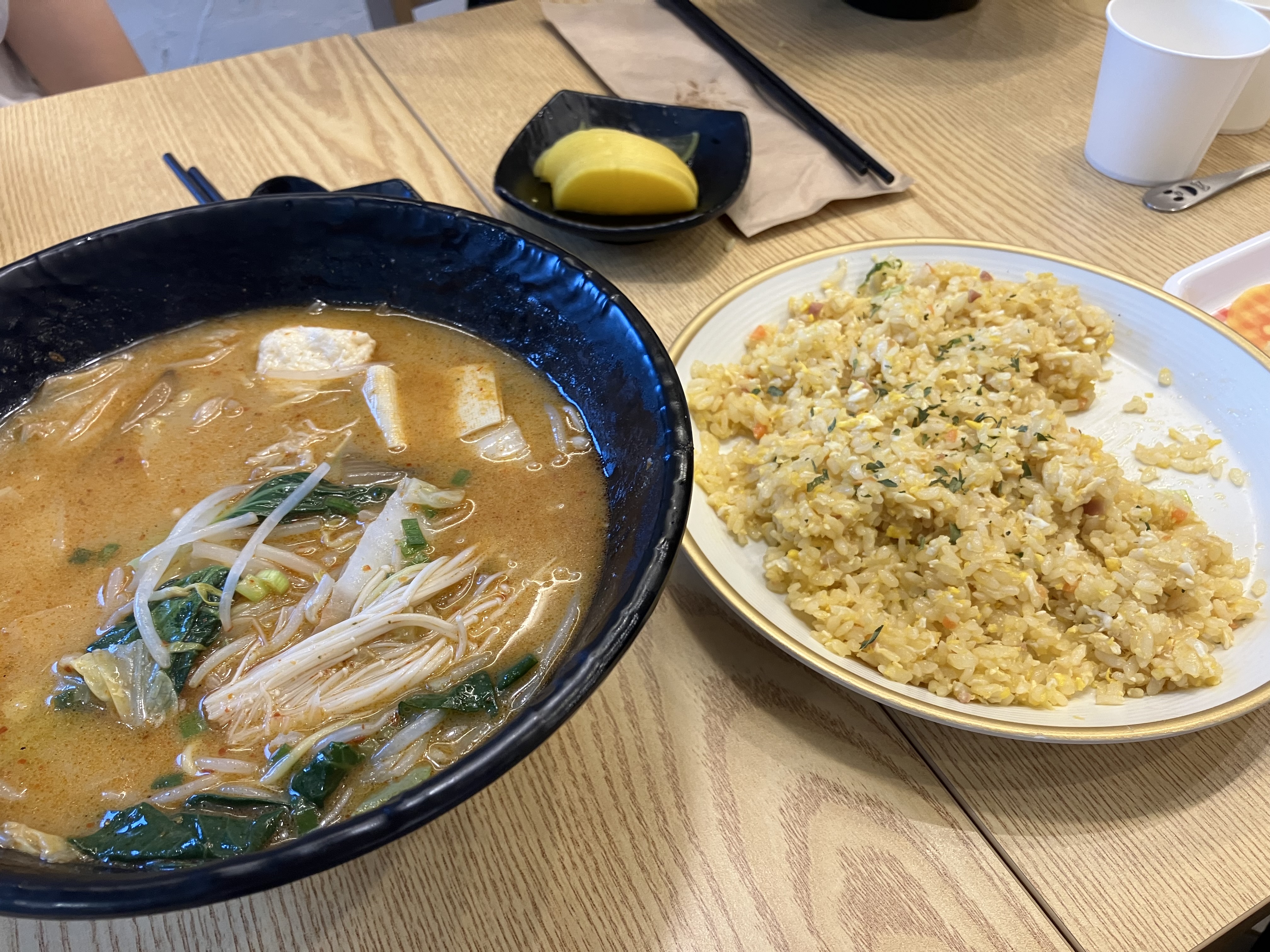 아이들이 너무나 좋아하는 마라탕이라 맛있게 먹었습니다! 재료를 직접 고를 수 없느누것은 아