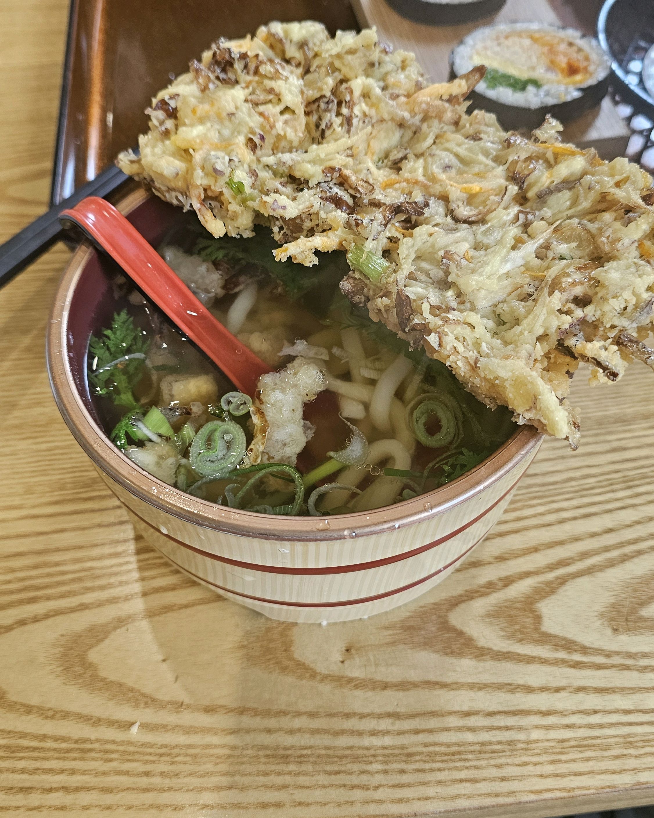 사람들이 엄청 많았어요 - 부산정관 흑송 우동소바 정관점