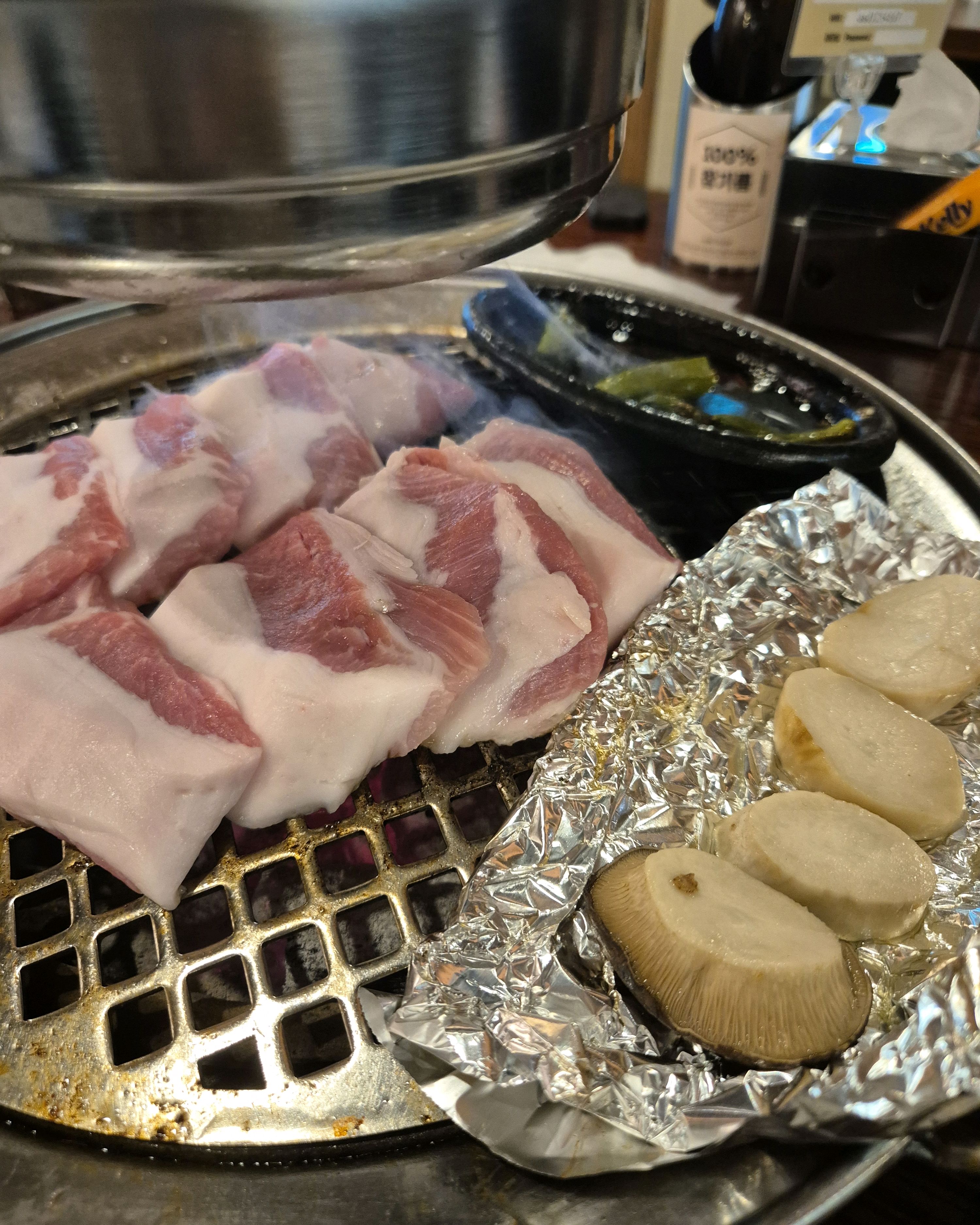 오늘 첨 방문했는데 우리동네 숨은 맛집이 있었네요 고기도 넘 맛있고 반찬도 정갈하니 하나같
