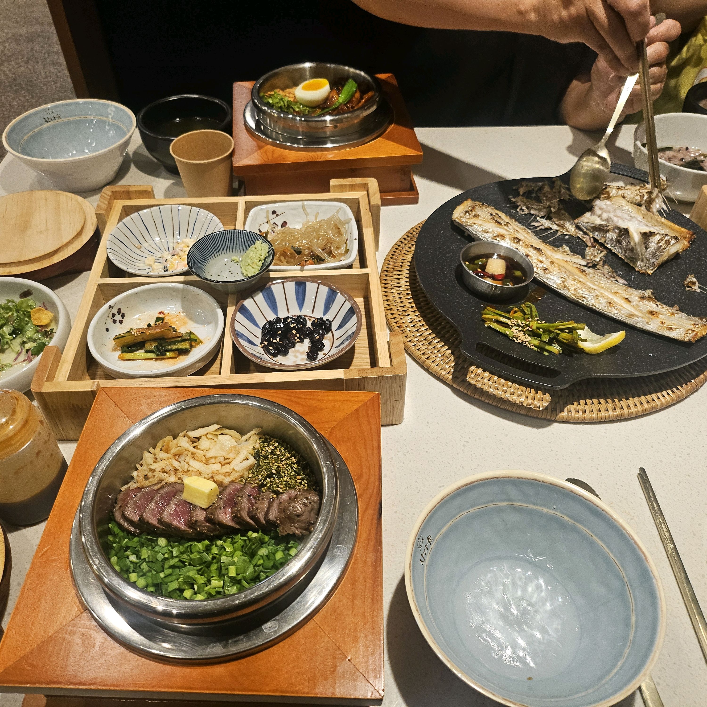 갈비솥밥은 살치살인데 정말 부드럽고 - 부산정관 한다솥 정관점