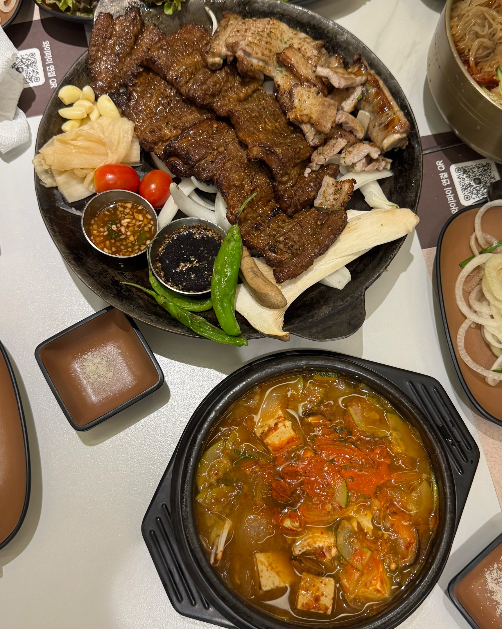 너무 맛있어요 사이드 냉면, 된장찌개, 미역국 다 맛있어요🩷 - 부산정관 고품 정관점
