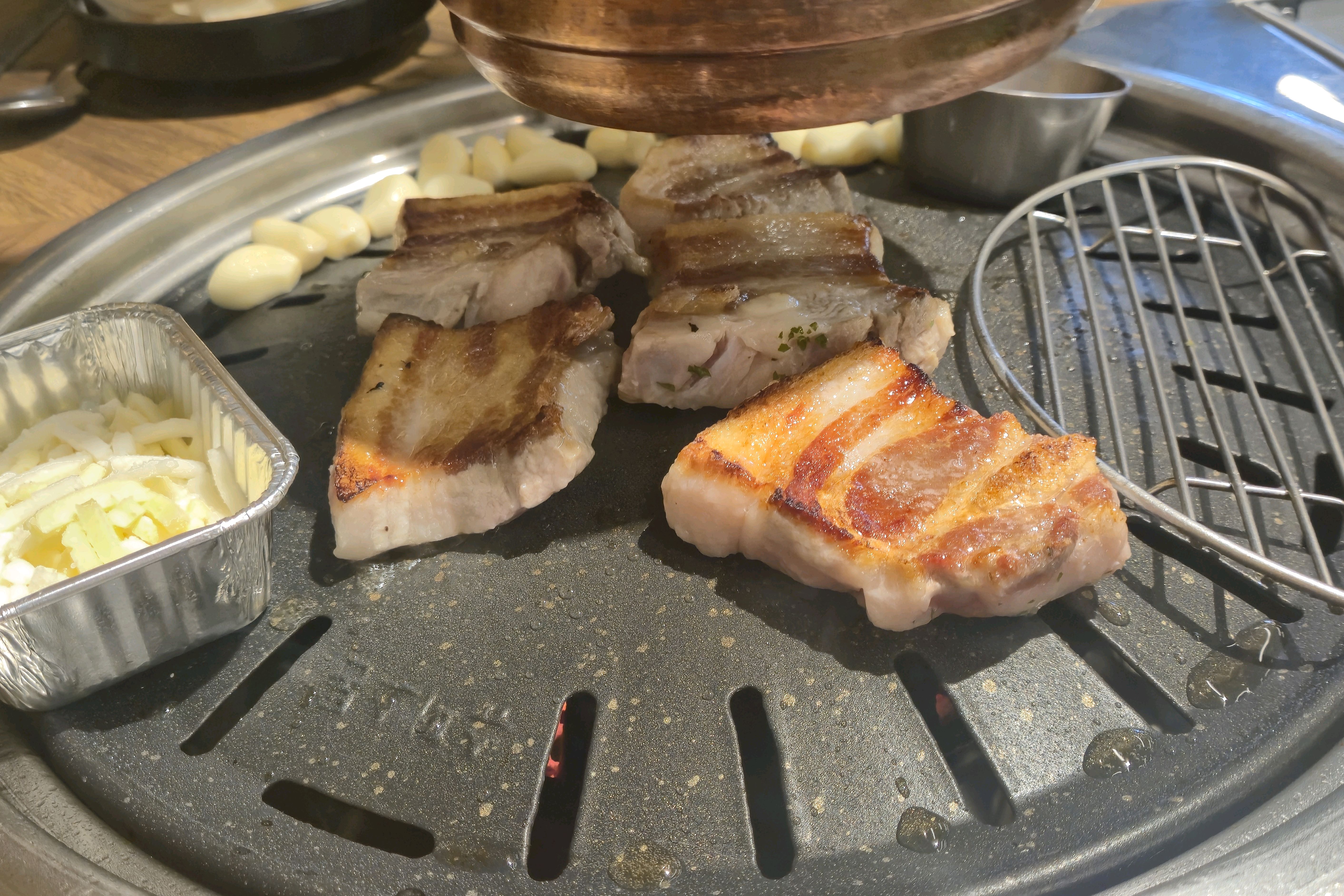 원래 명.. 갈비 가려다가, 네이버 리뷰 보고 왔는데,명..갈비보다 고기 질과 샐러드바 구