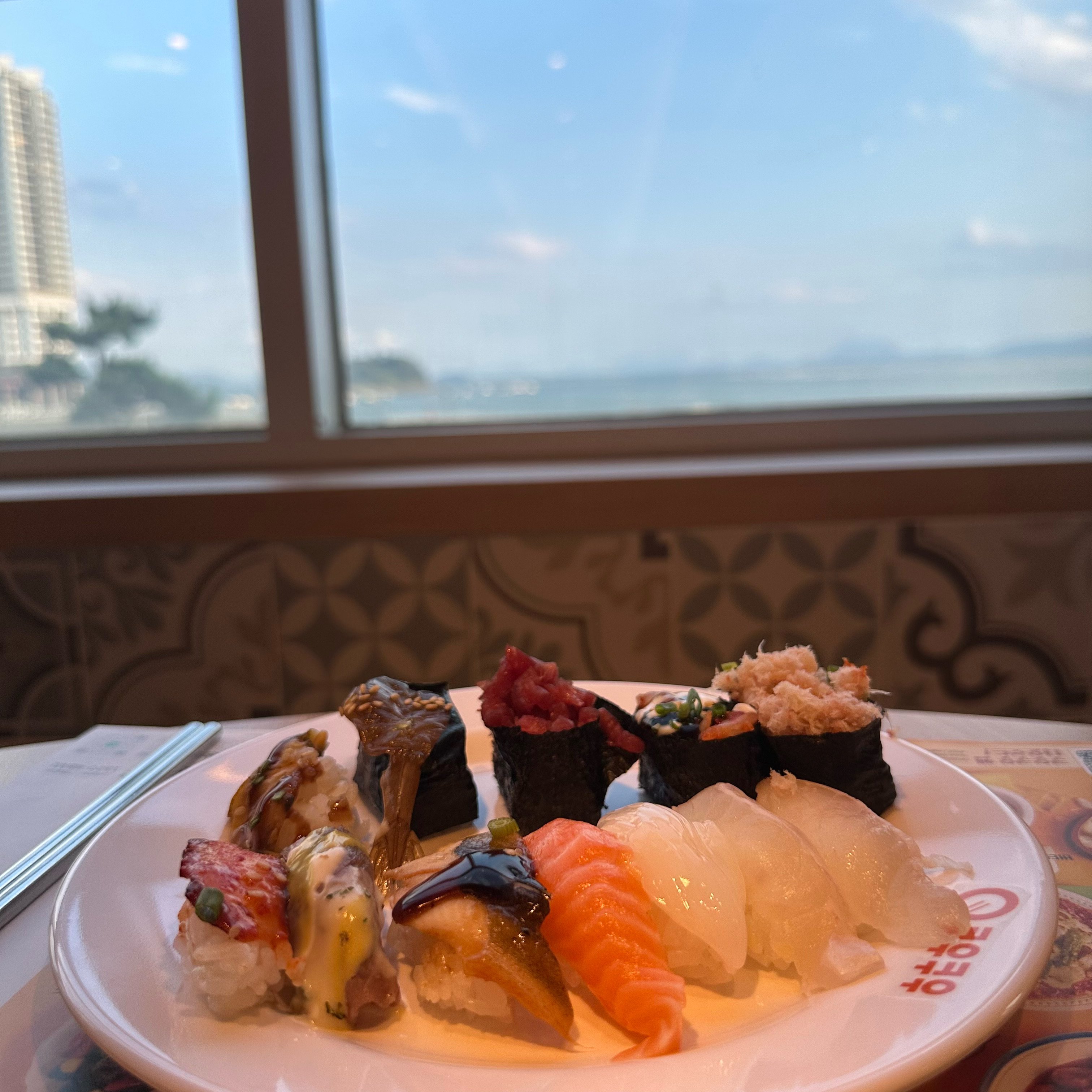 바다뷰에서 먹는 식사라 분위기까지 좋아서 더 맛있게 먹을 수 있어요.ㅎ - 여수 웅천 맛집 쿠우쿠우 여수점