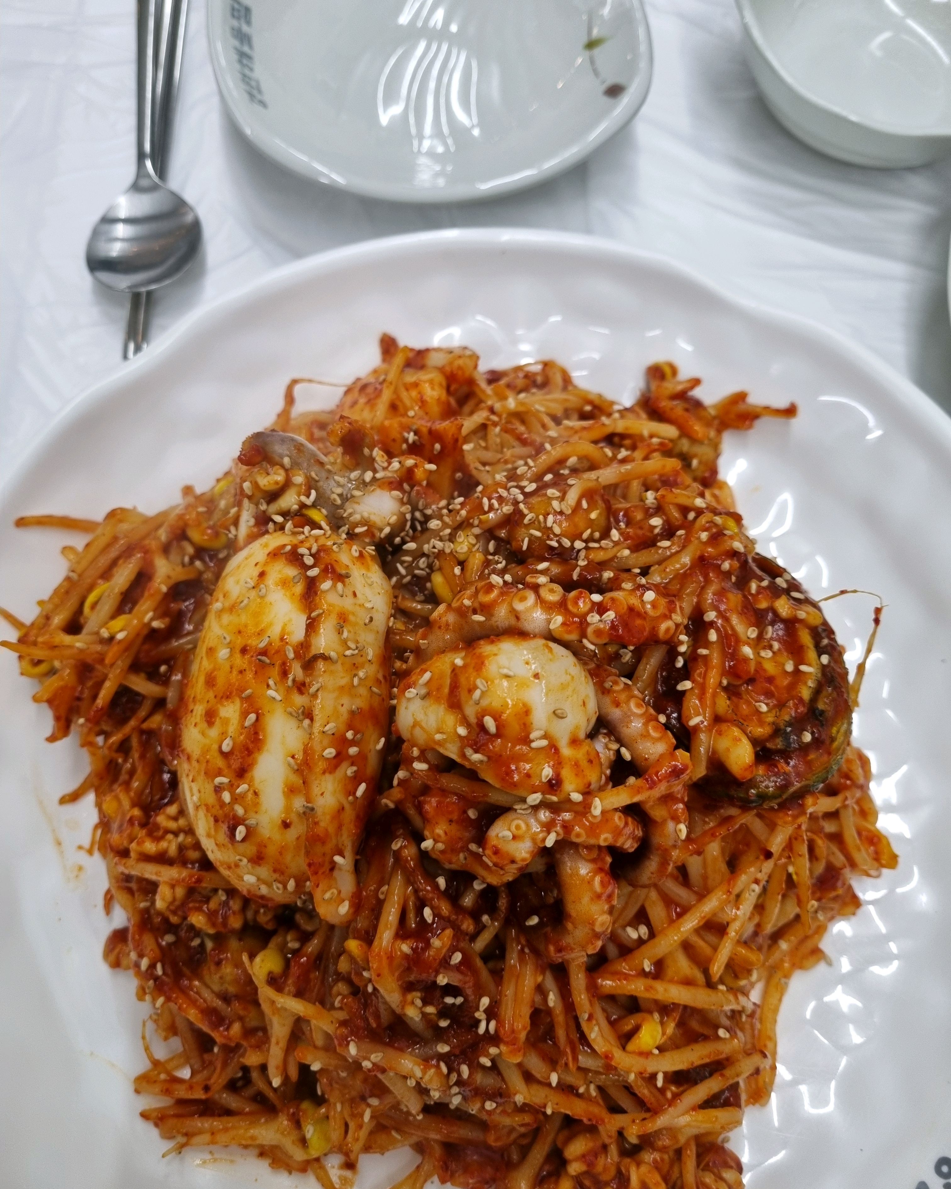 해물찜에 한잔 하고 싶어서 오늘 방문했더니 여전히 푸짐하고 맛있네요^^ - 부산정관 경원해물찜 부산정관점