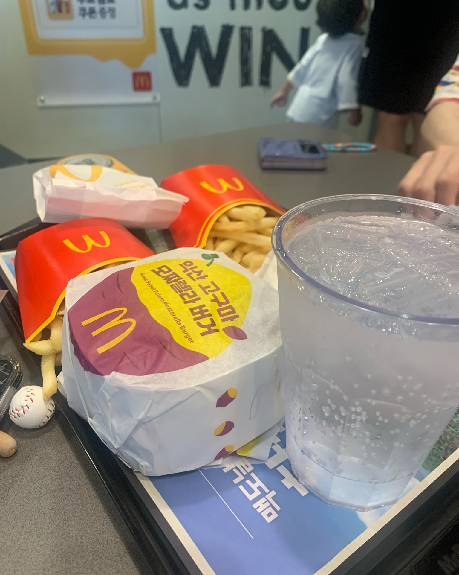 육즙 가득한 버거 단면