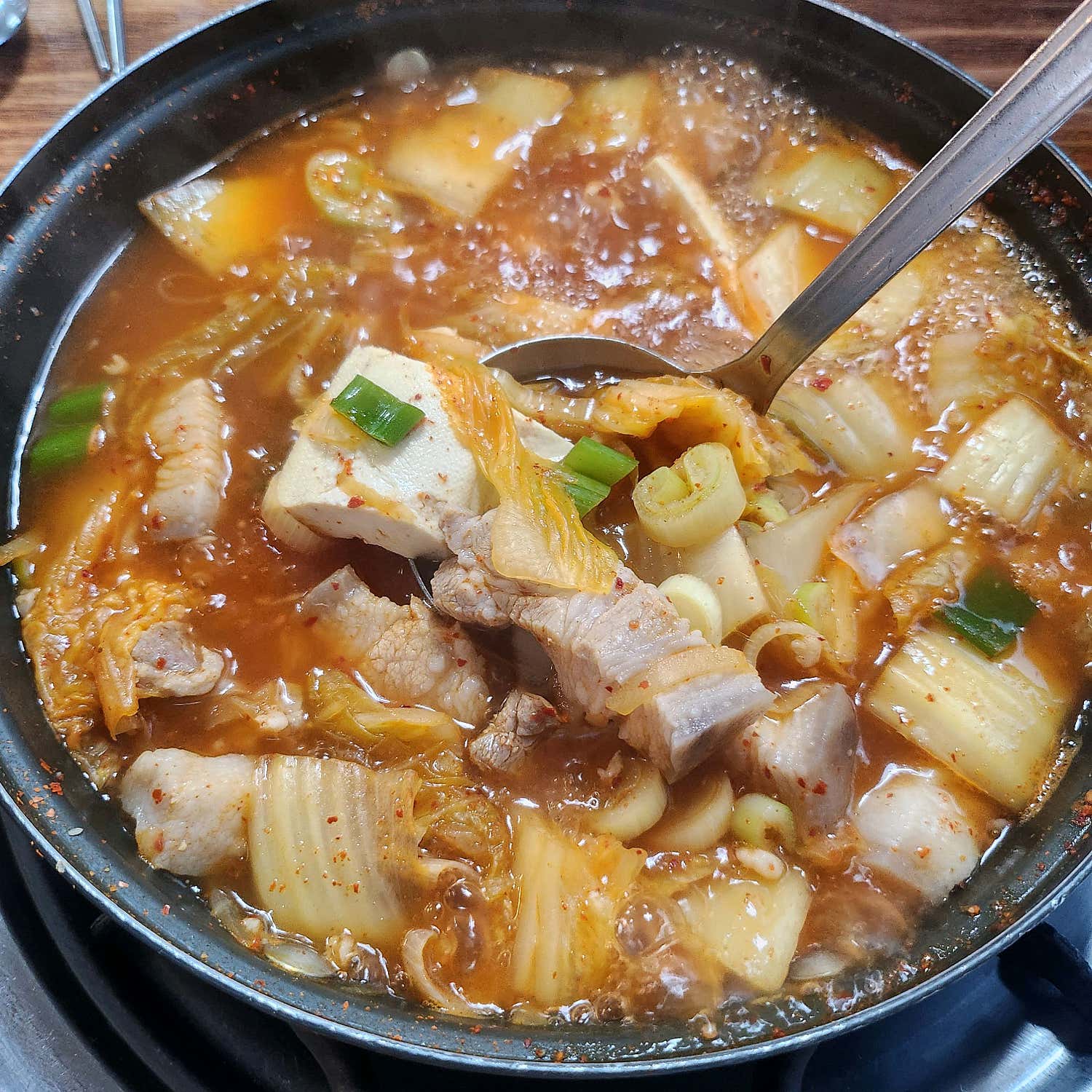 옛집 김치찌개와 두툼한 고기