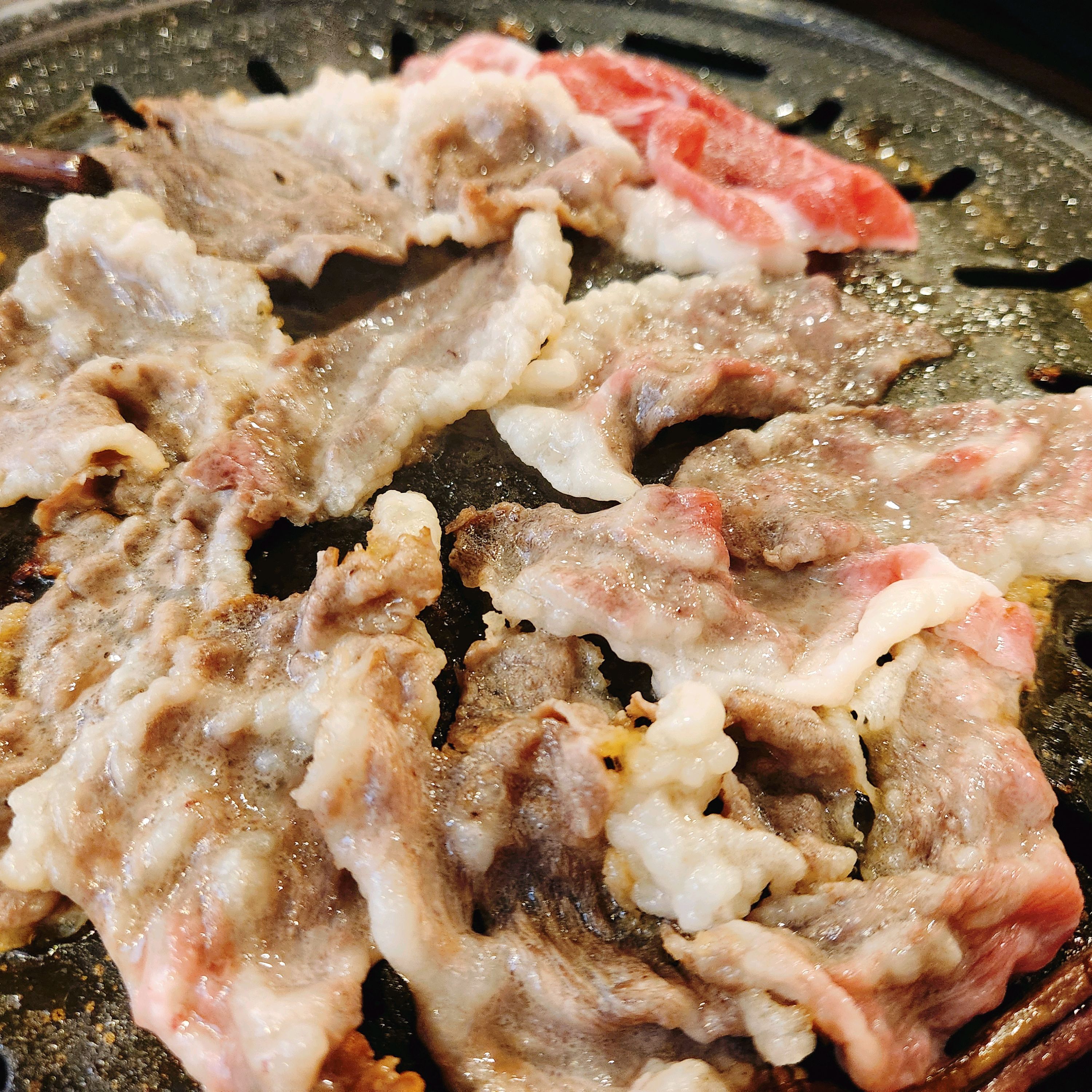 부담없는 가격에 소고기를 실컷 즐길 수 있어서  정말 좋았어요! 차돌박이가 신선해서 입에서