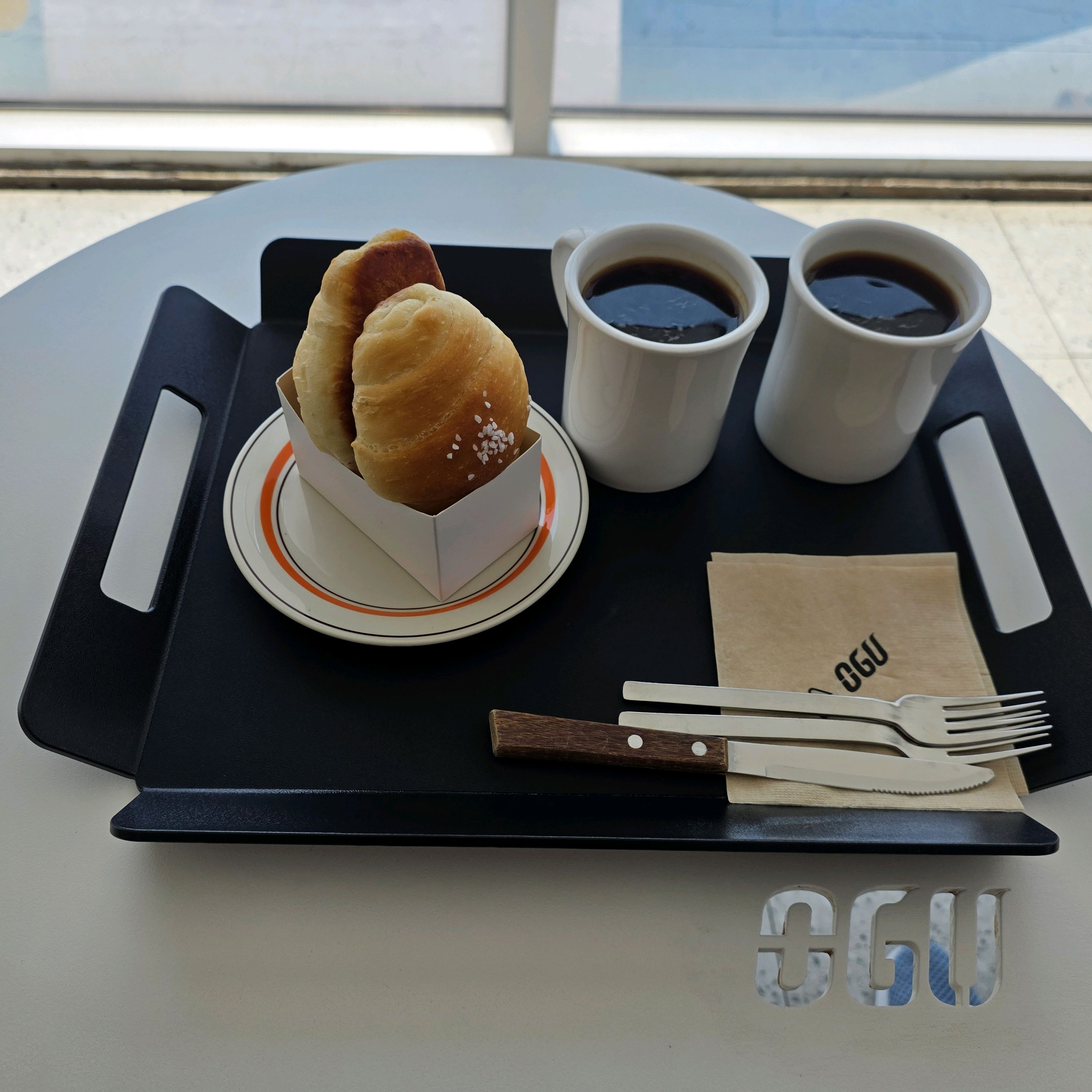 뷰가 좋다는 얘기듣고 부산여행때 들렀는데 외부 건물이 조금 시무실 같아서 조금 걱정했는데 