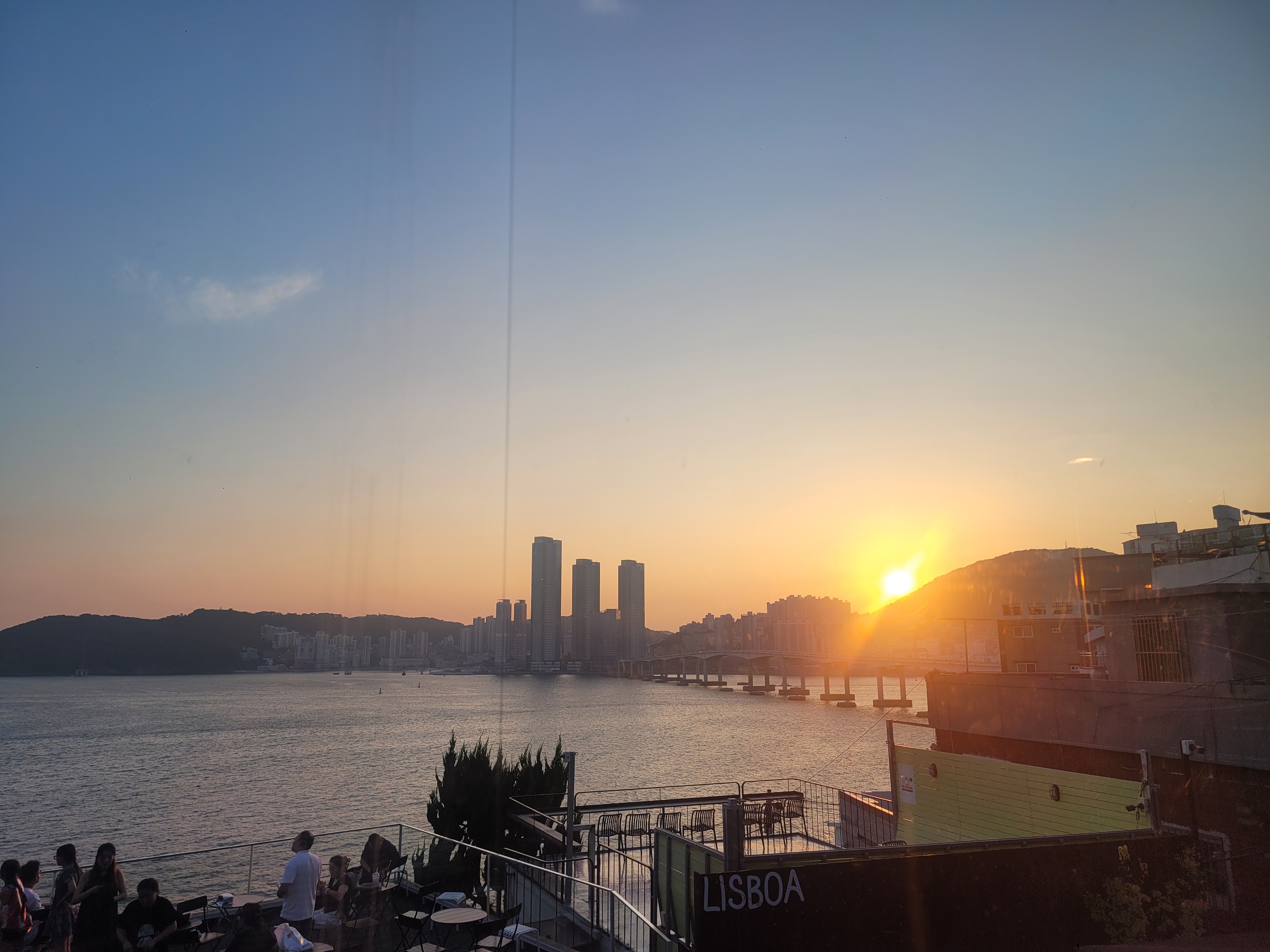 가끔 영도도서관에 공부하러 가요. - 부산 영도 리스보아