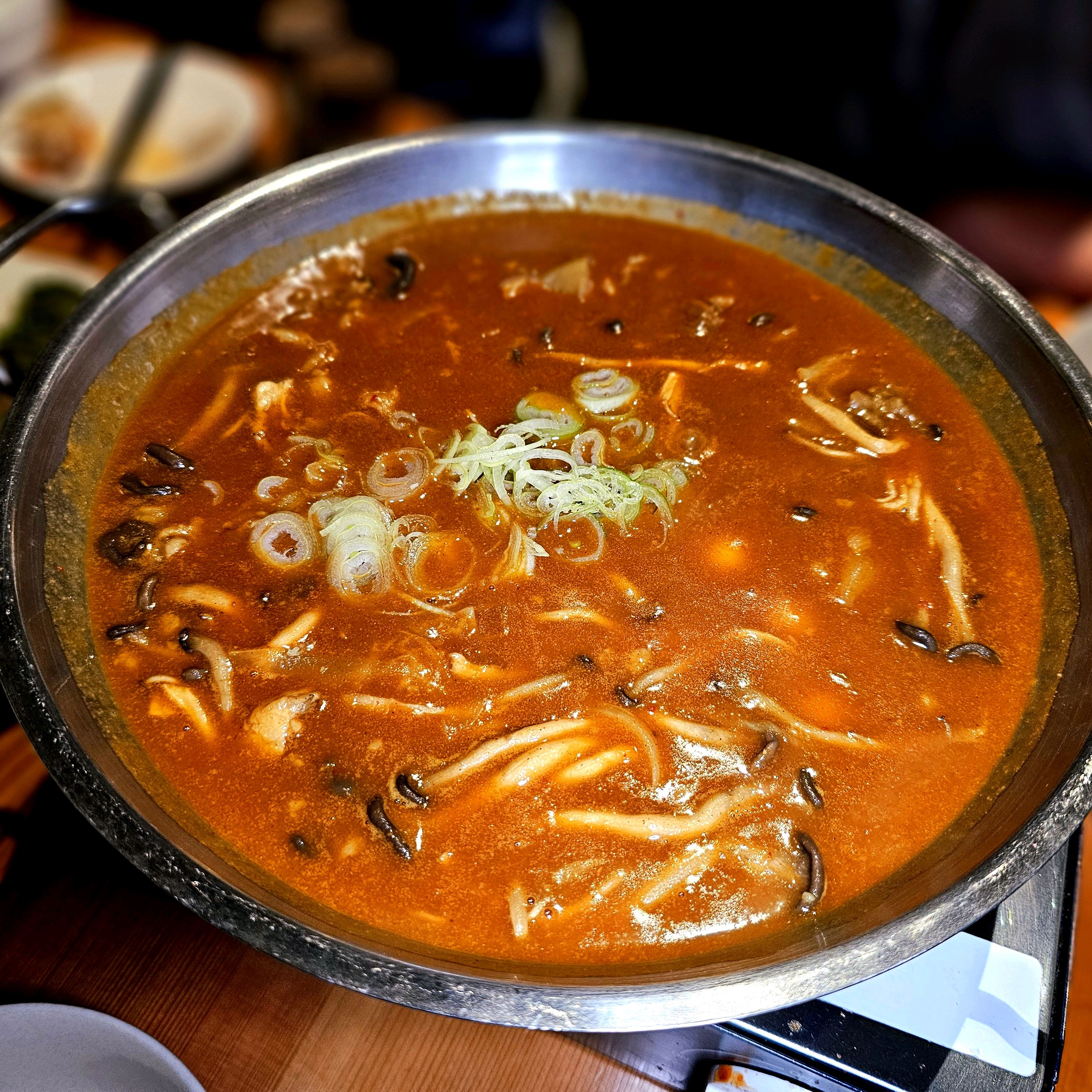 얼큰하고 푸짐한 부대찌개