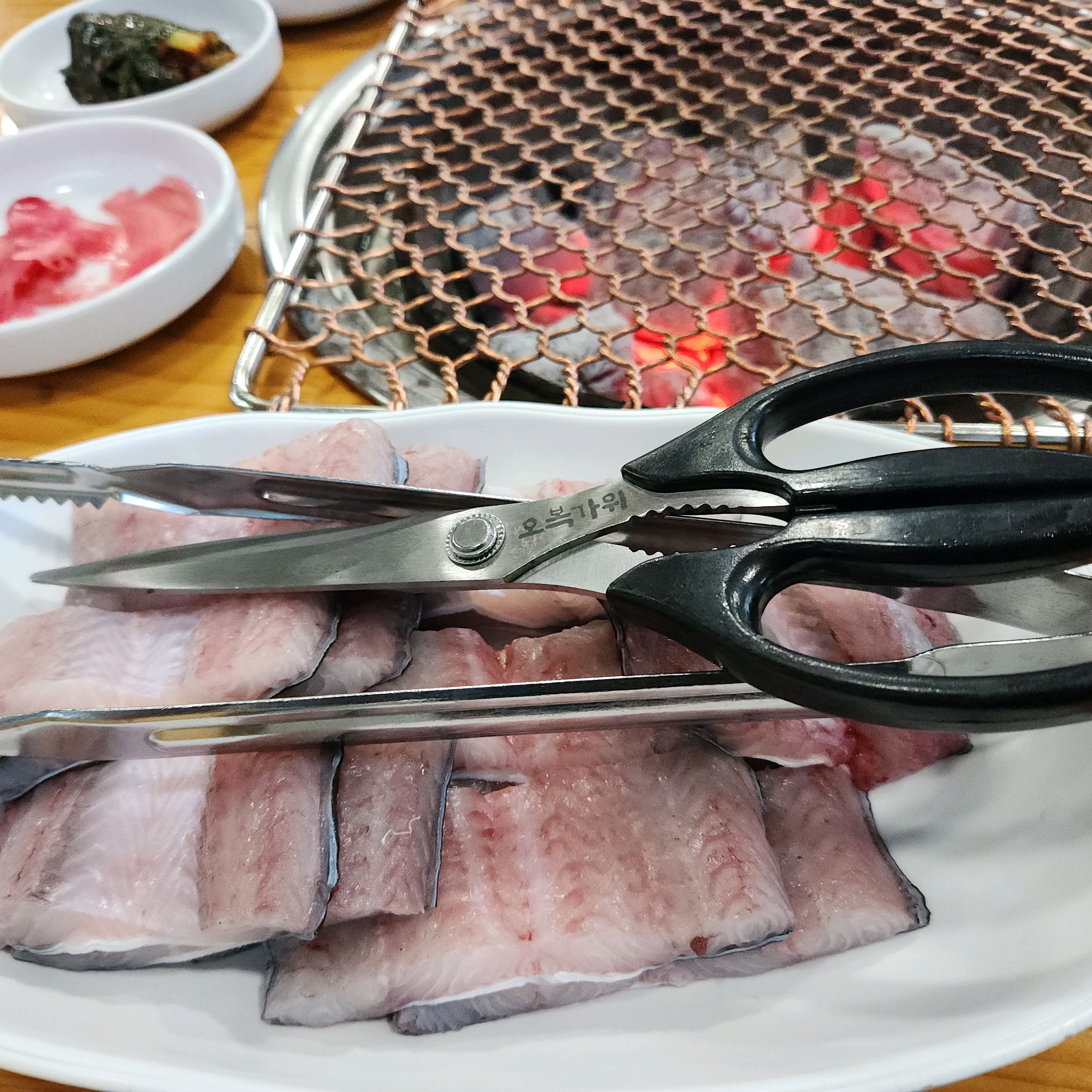 상추쌈에 싸인 장어