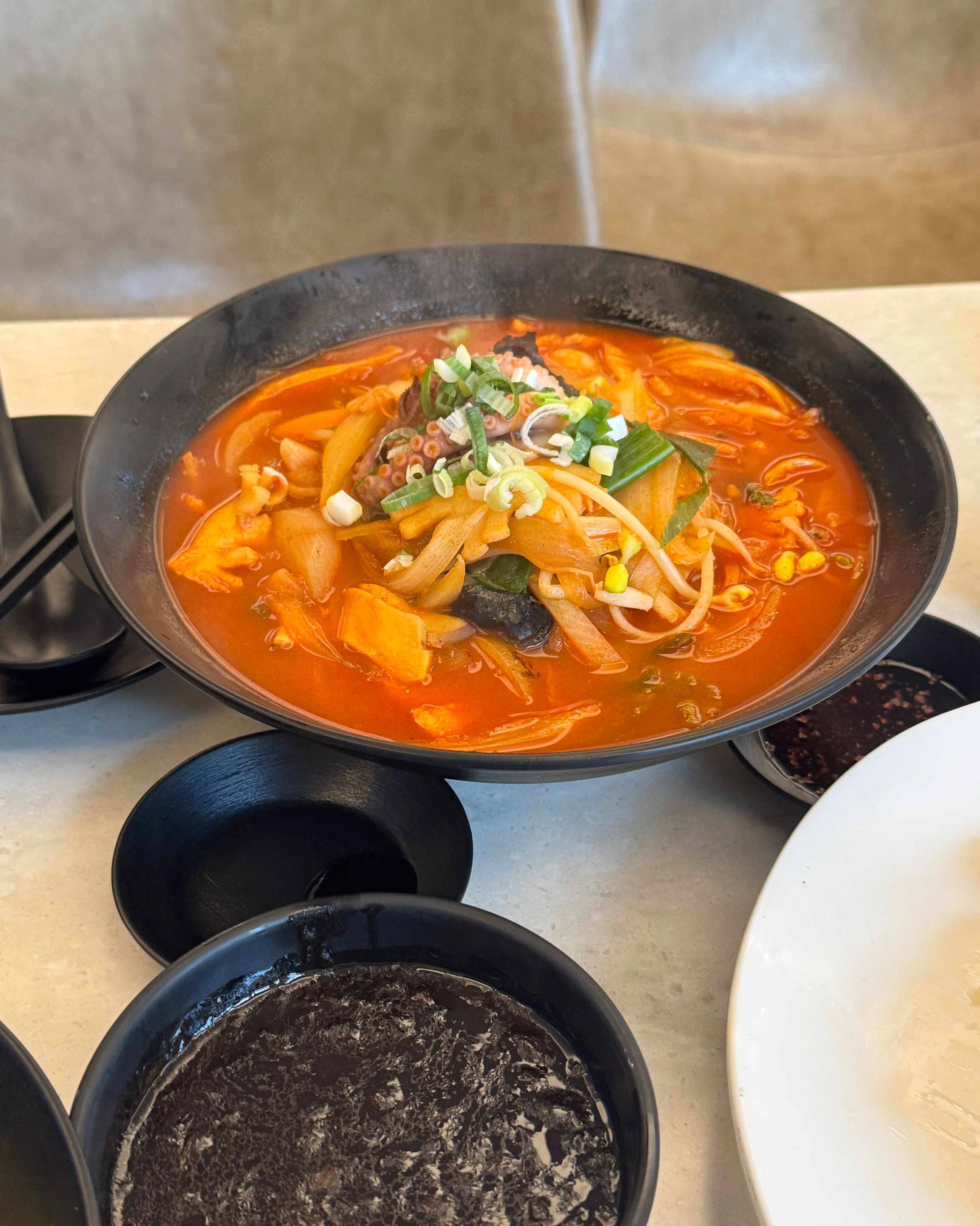 면을 직접 뽑으셔서 맛이 정말 좋습니다. 서울에서 왔는데 다음에 또 방문하고싶을 정도에요!