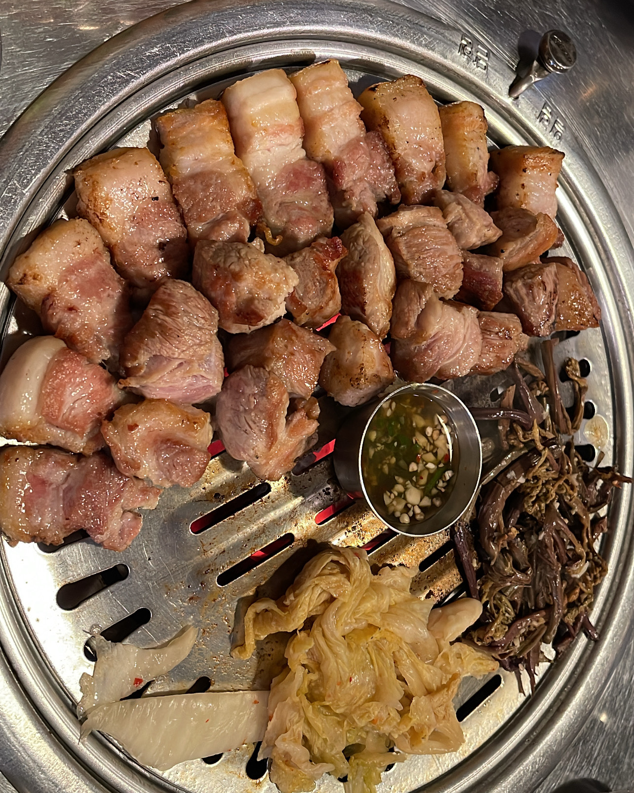 이번 부산 여행에서 제일 맛있게 먹고 왔어요 - 부산 영도 삼굽살 영도점