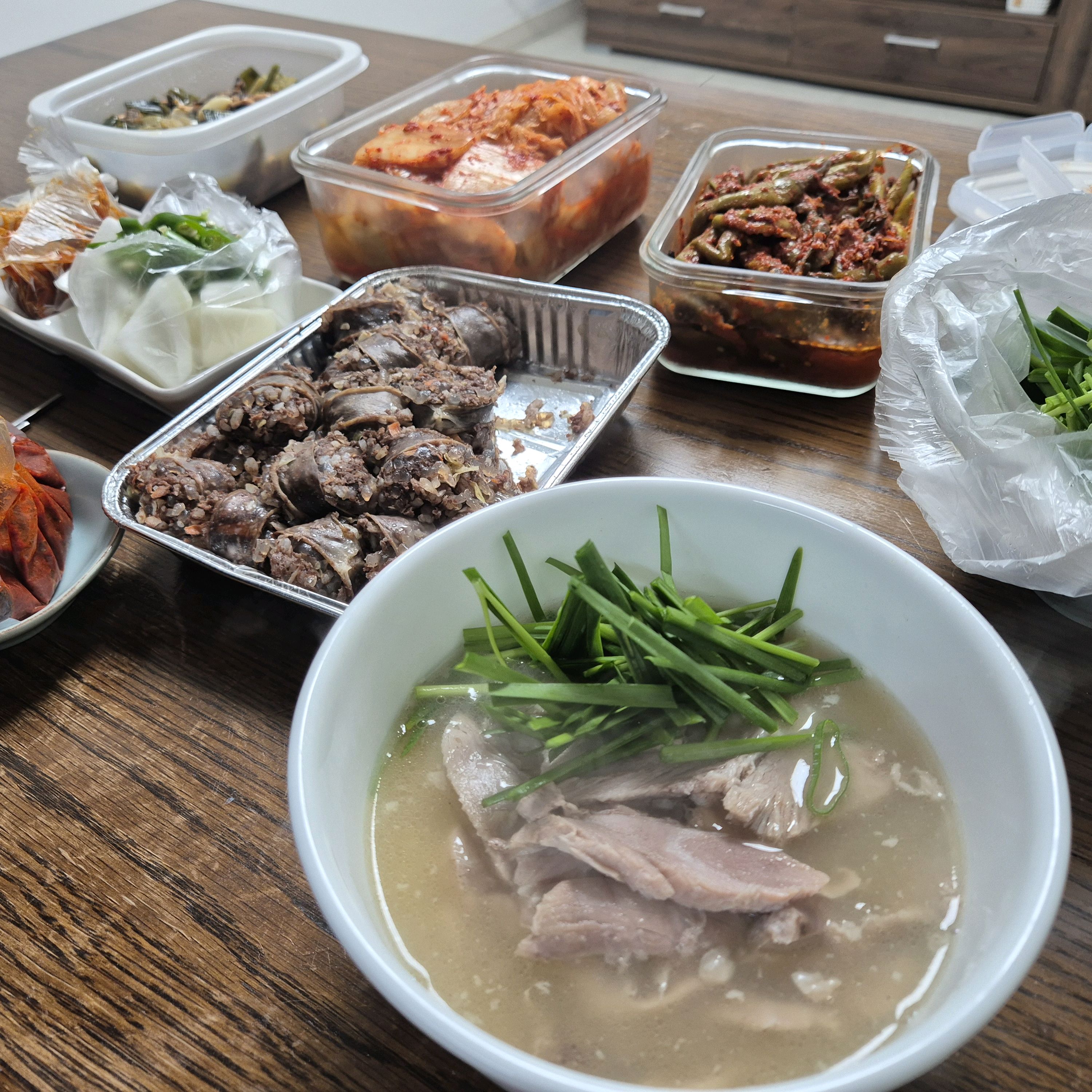 부산 돼지국밥 많이 먹어봤는데요~ - 부산 영도 금영돼지국밥