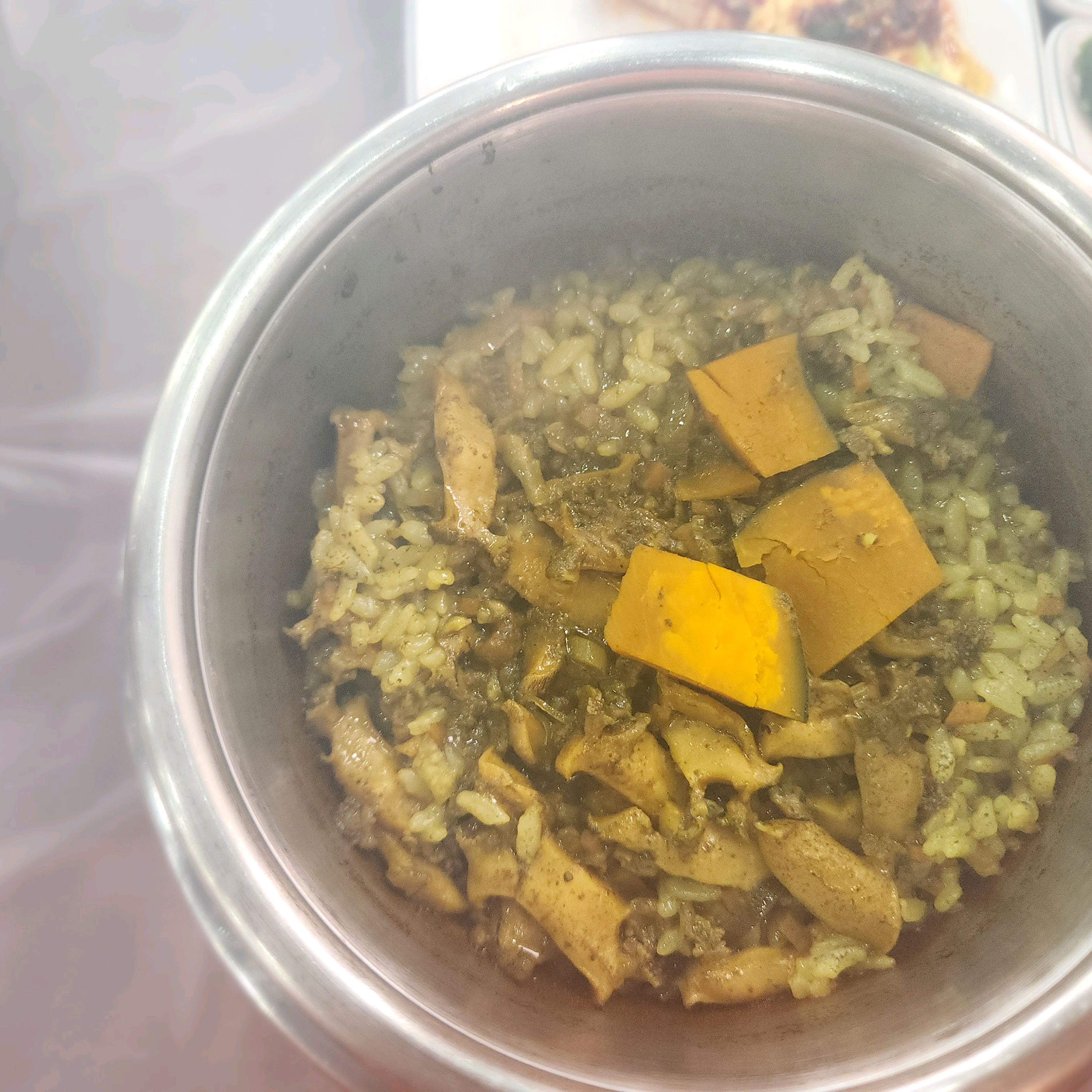 Abalone stone pot rice