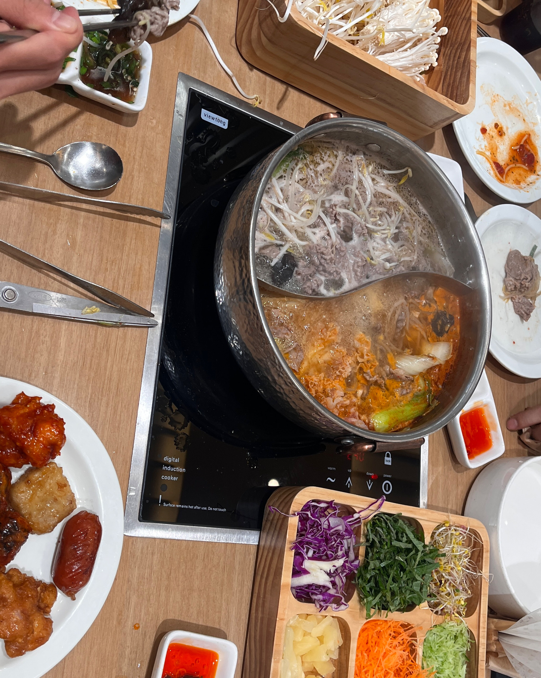 친구와 방문했는데 얼리버드 예약해서 10프로 할인 받아서 2만 천원대에 무한리필 제대로 즐