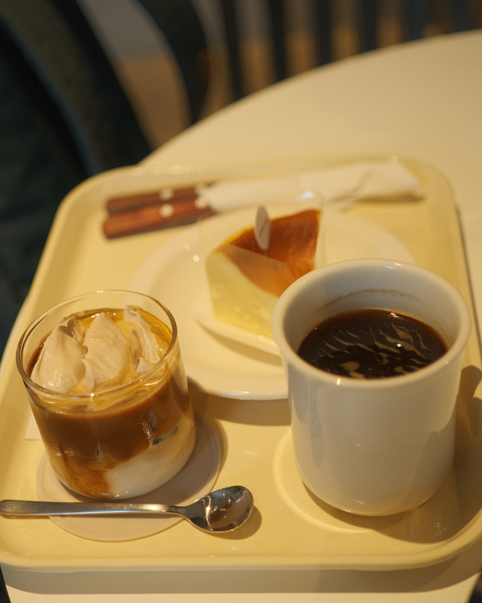 검색해서 방문했는 인테리어 건물 음료 디저트 모두 마음에 듭니다 방문 하시길 추천 드립니다