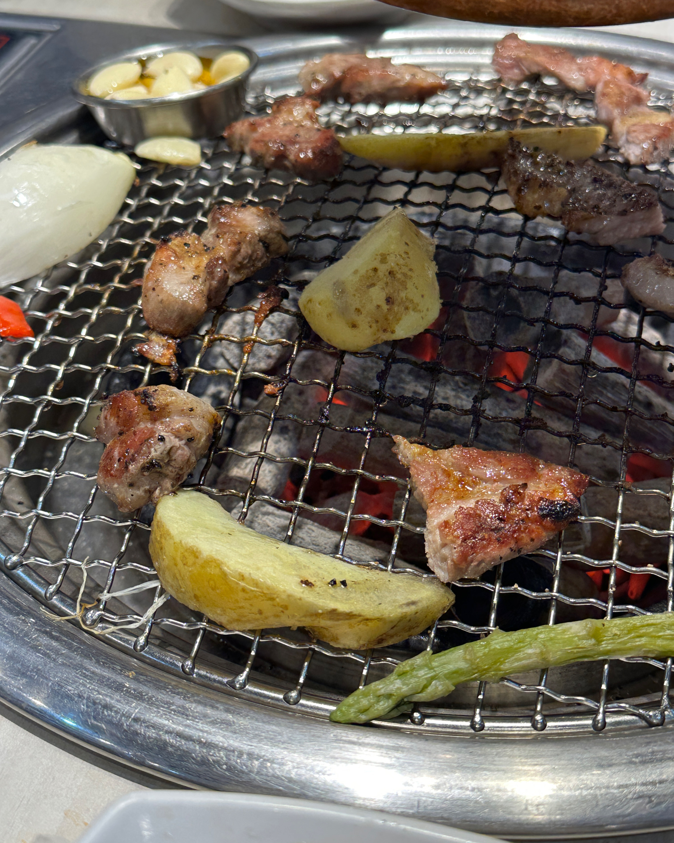 내부가 깨끗하고 넓게 잘되어있어요 - 흥덕 맛집 명륜진사갈비 용인흥덕점